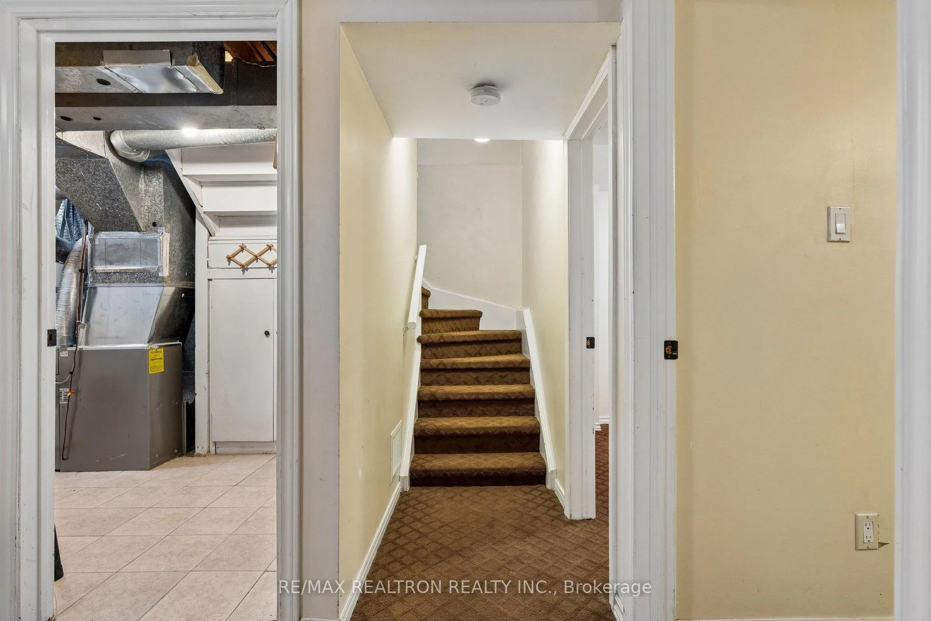 Photo 35 of 41 Thornbury Circle, Vaughan, Crestwood-Springfarm-Yorkhill — HOMEH