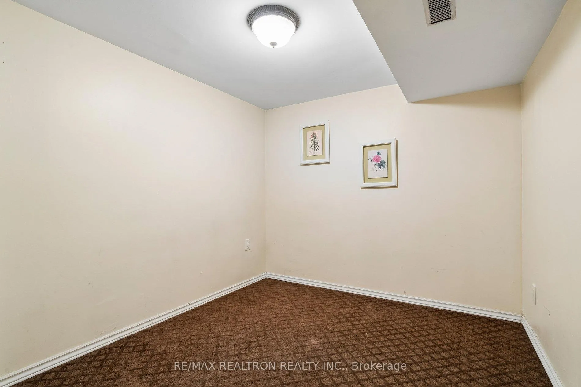 Photo 40 of 41 Thornbury Circle, Vaughan, Crestwood-Springfarm-Yorkhill — HOMEH