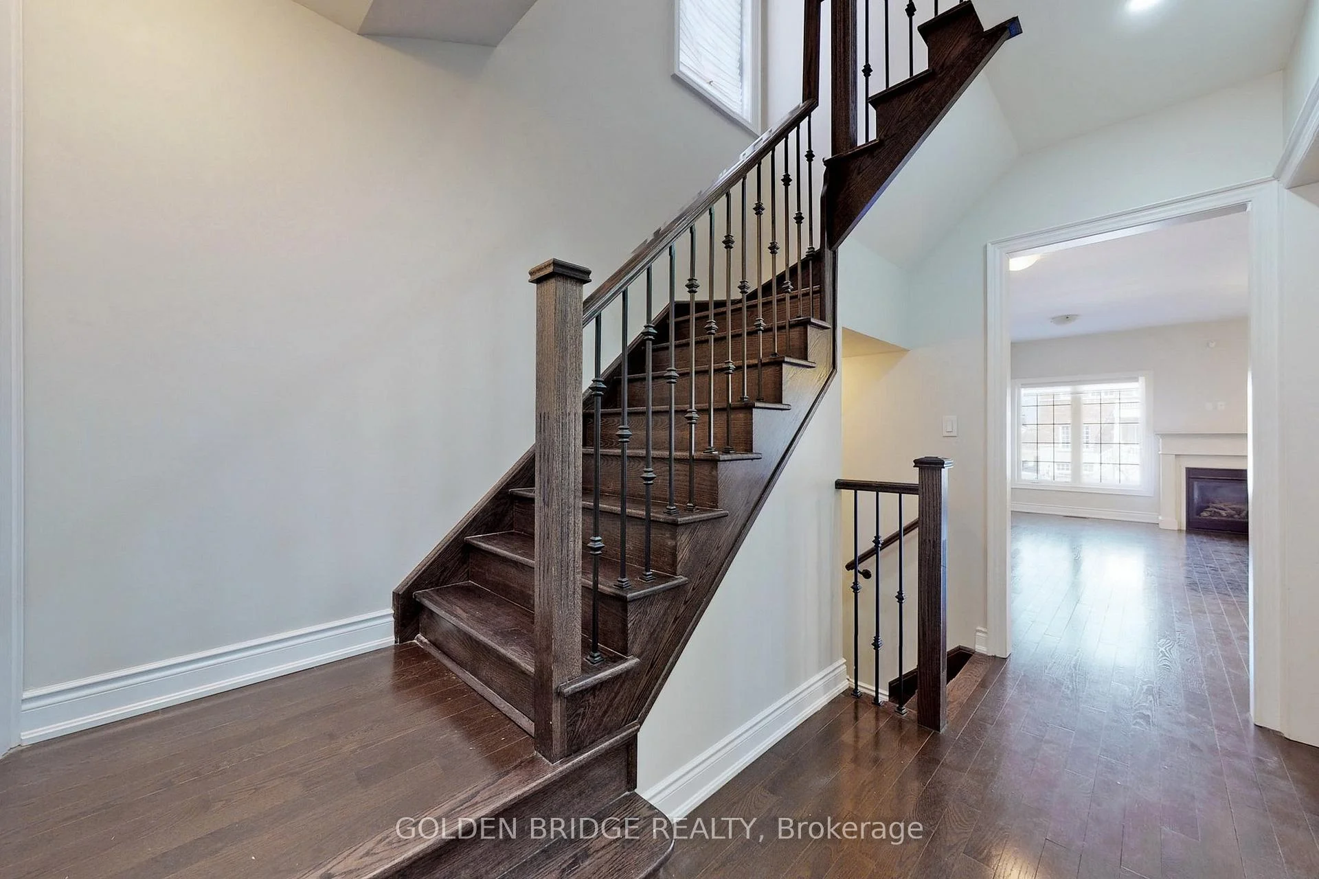 Photo 10 of 166 Verdi Road, Richmond Hill, Oak Ridges — HOMEH