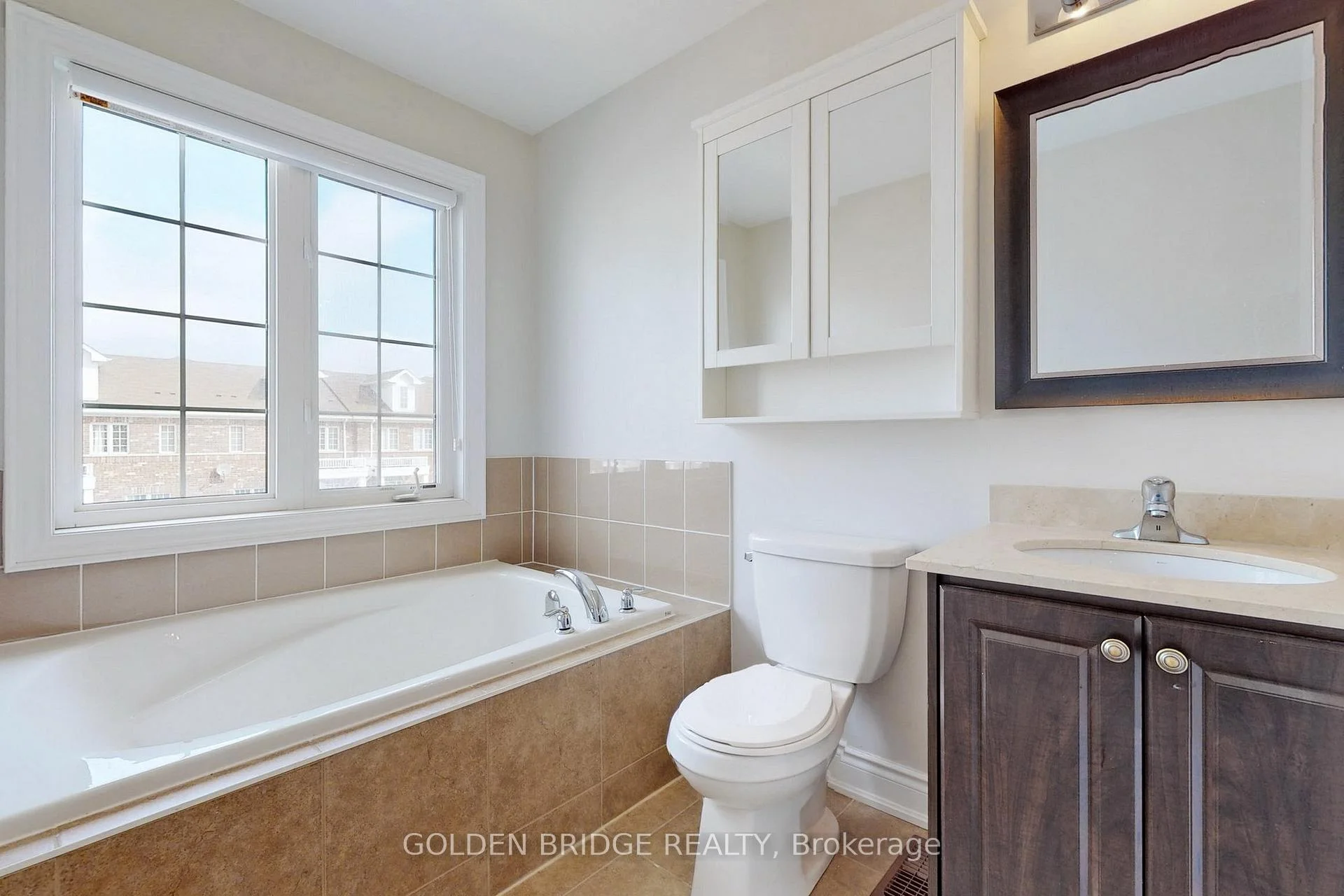 Photo 14 of 166 Verdi Road, Richmond Hill, Oak Ridges — HOMEH