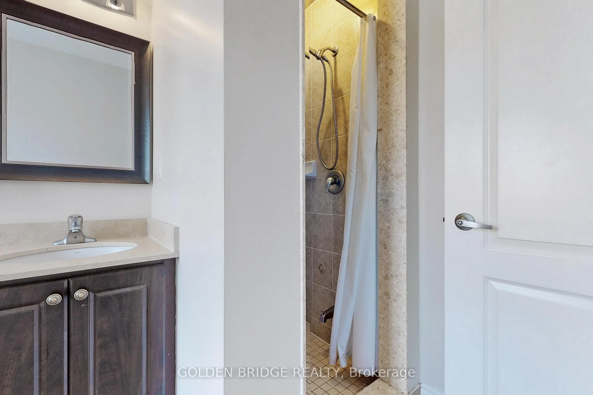 Photo 15 of 166 Verdi Road, Richmond Hill, Oak Ridges — HOMEH