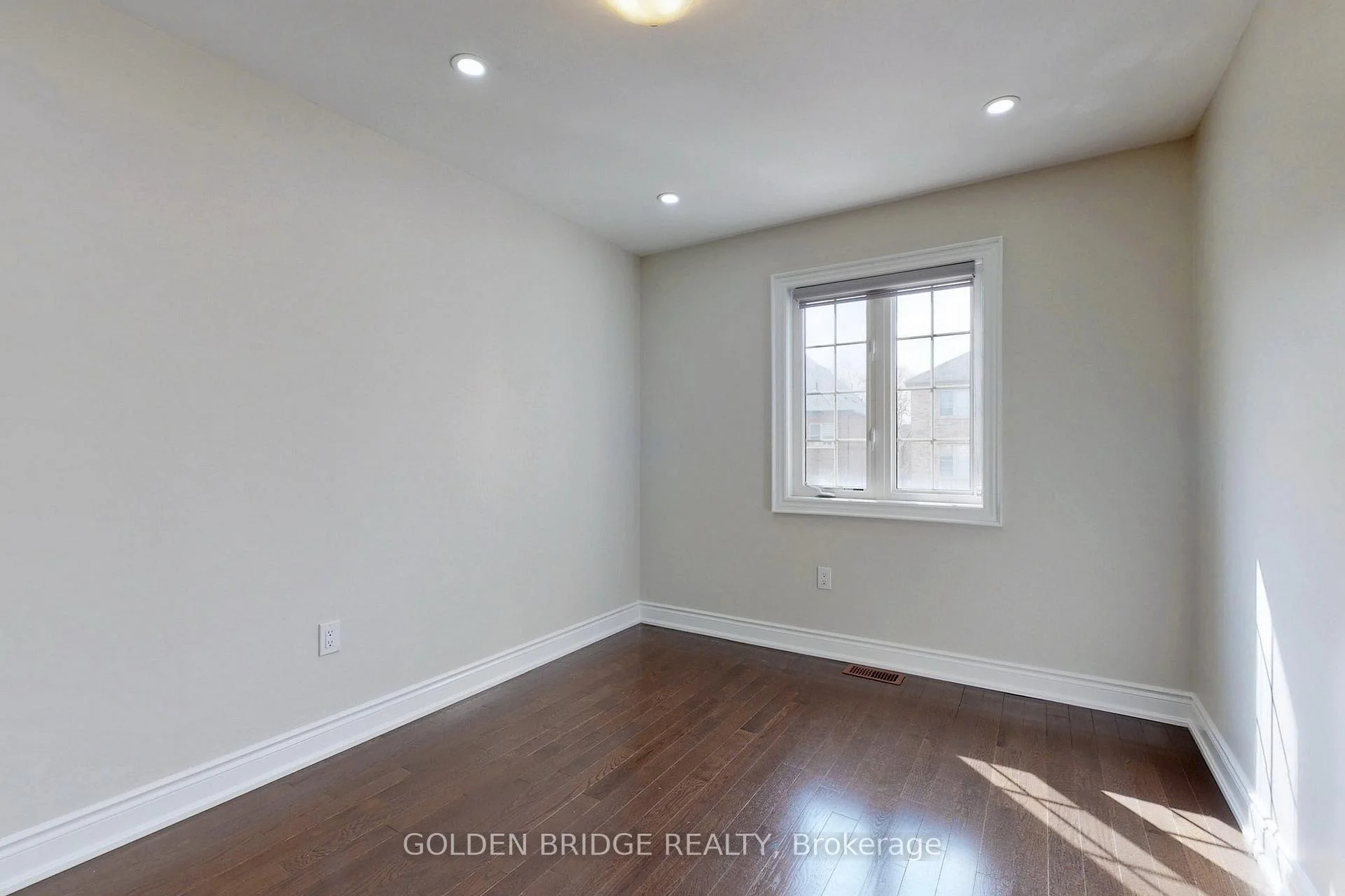 Photo 16 of 166 Verdi Road, Richmond Hill, Oak Ridges — HOMEH