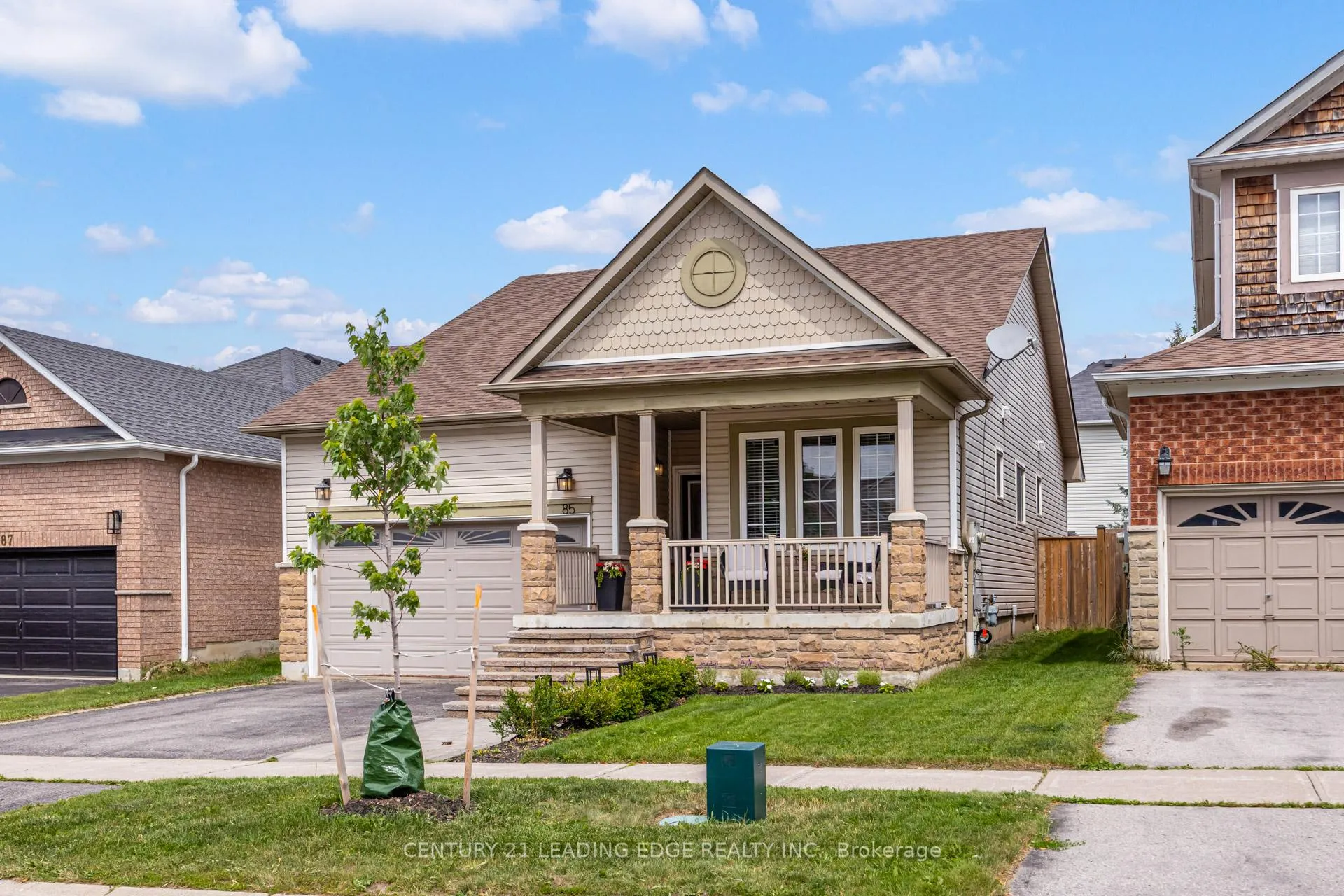 Photo 3 of 85 Darius Harns Drive, Whitby, Brooklin — HOMEH