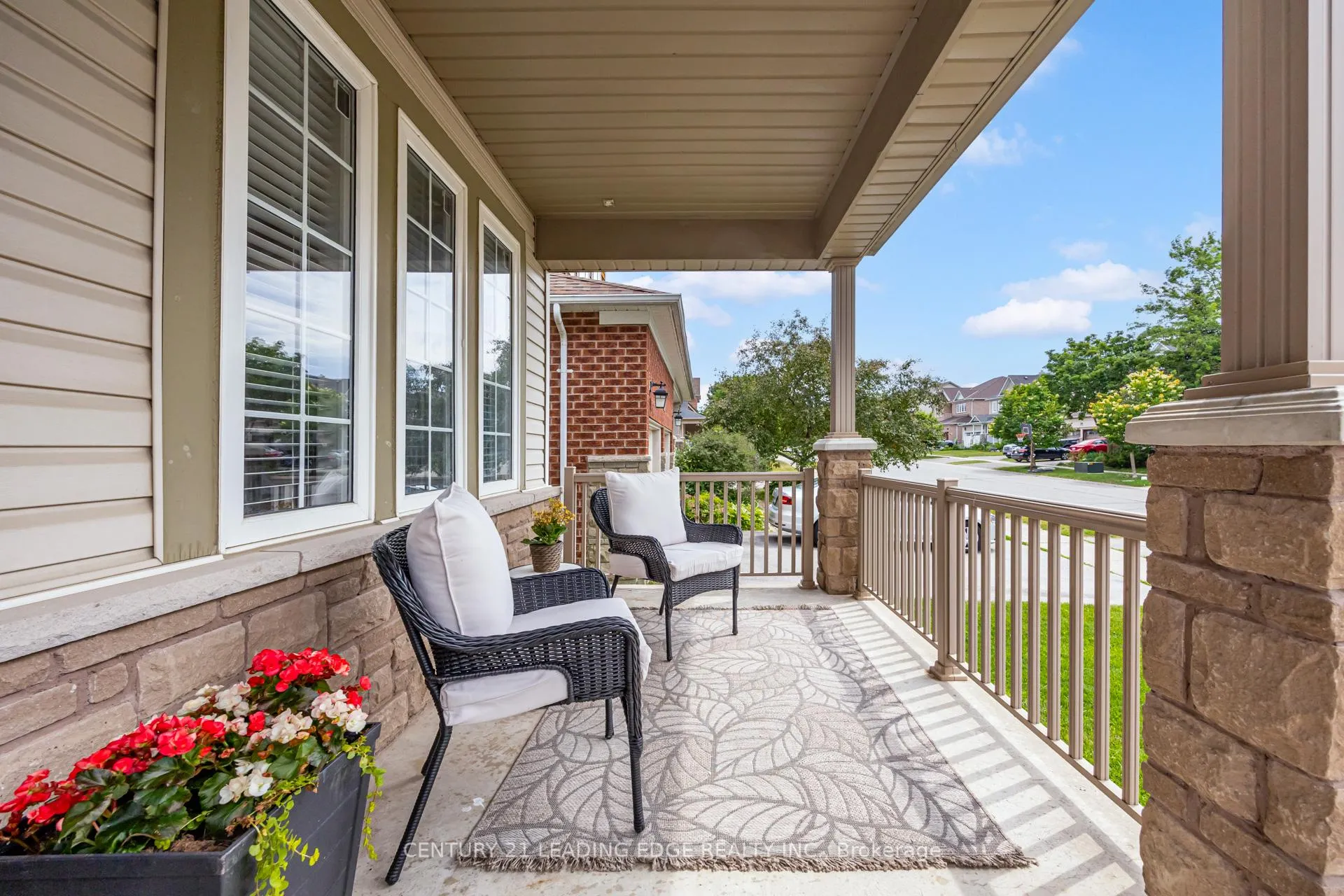 Photo 5 of 85 Darius Harns Drive, Whitby, Brooklin — HOMEH