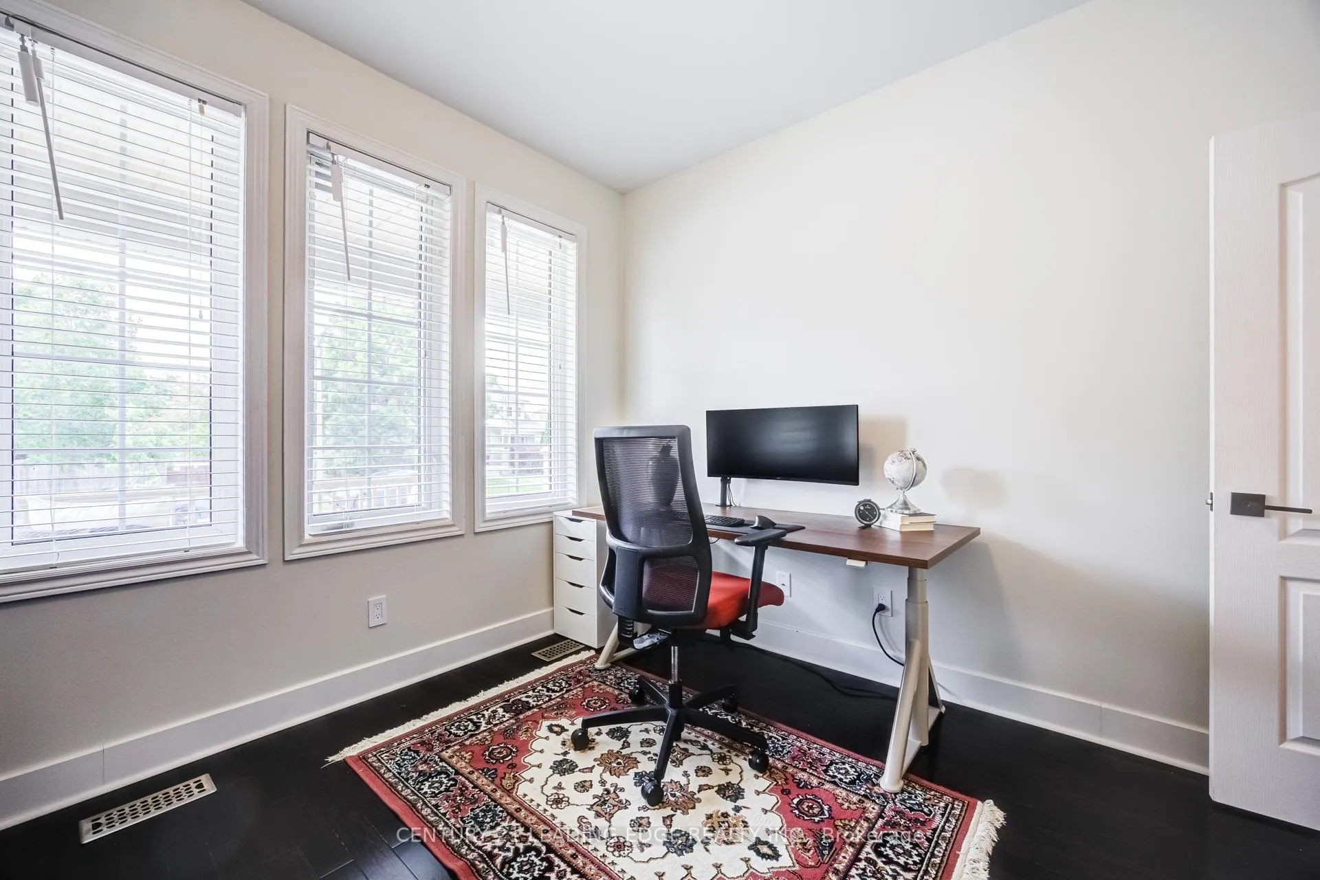 Photo 10 of 85 Darius Harns Drive, Whitby, Brooklin — HOMEH