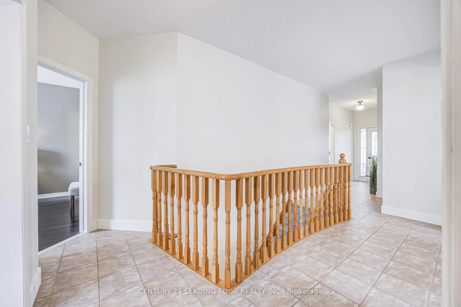 Photo 17 of 85 Darius Harns Drive, Whitby, Brooklin — HOMEH