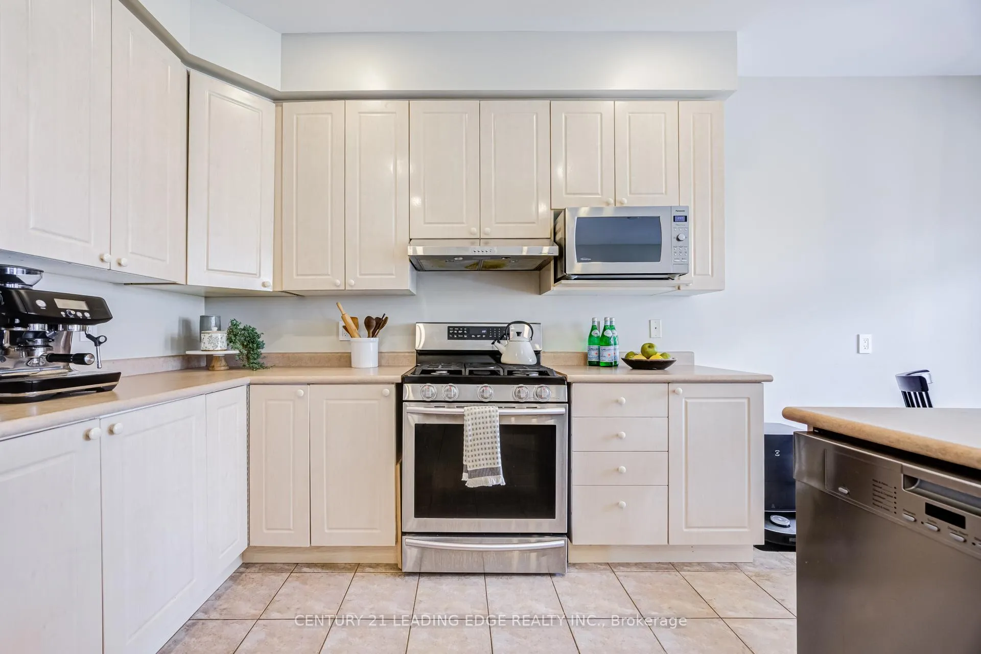 Photo 26 of 85 Darius Harns Drive, Whitby, Brooklin — HOMEH