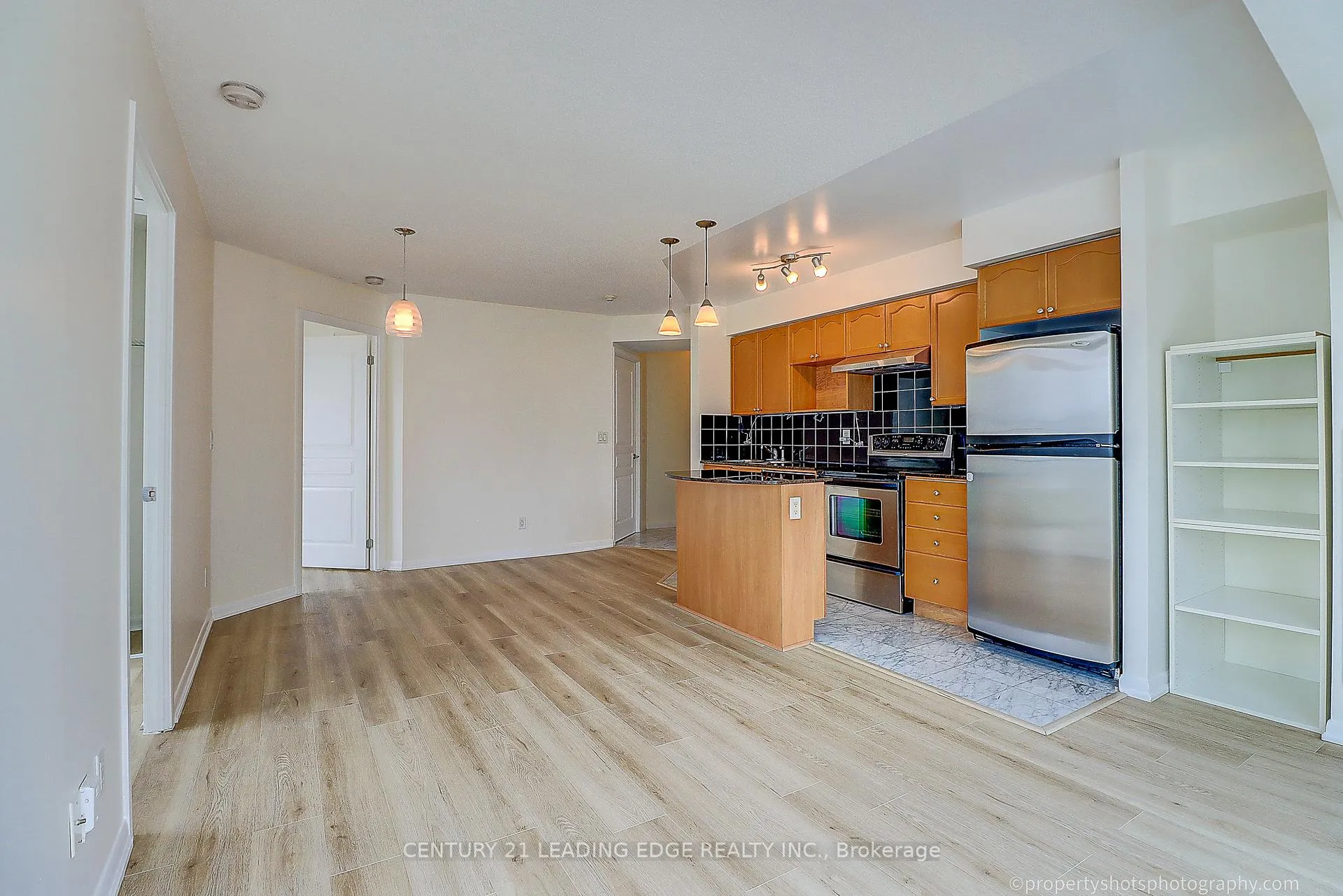 Photo 8 of Unit 1305, 18 Yonge Street, Toronto, Waterfront Communities — HOMEH