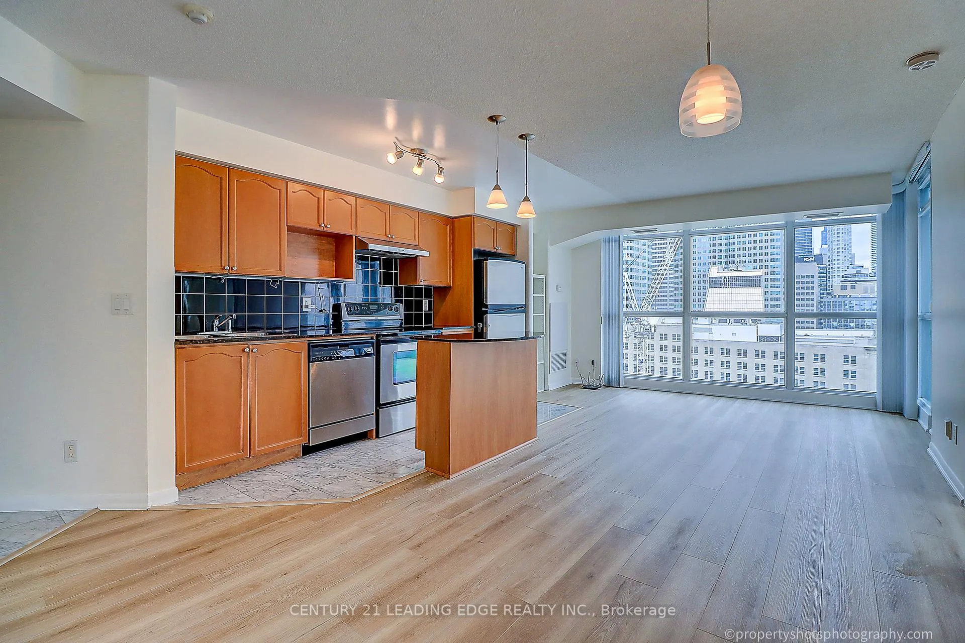 Photo 9 of Unit 1305, 18 Yonge Street, Toronto, Waterfront Communities — HOMEH