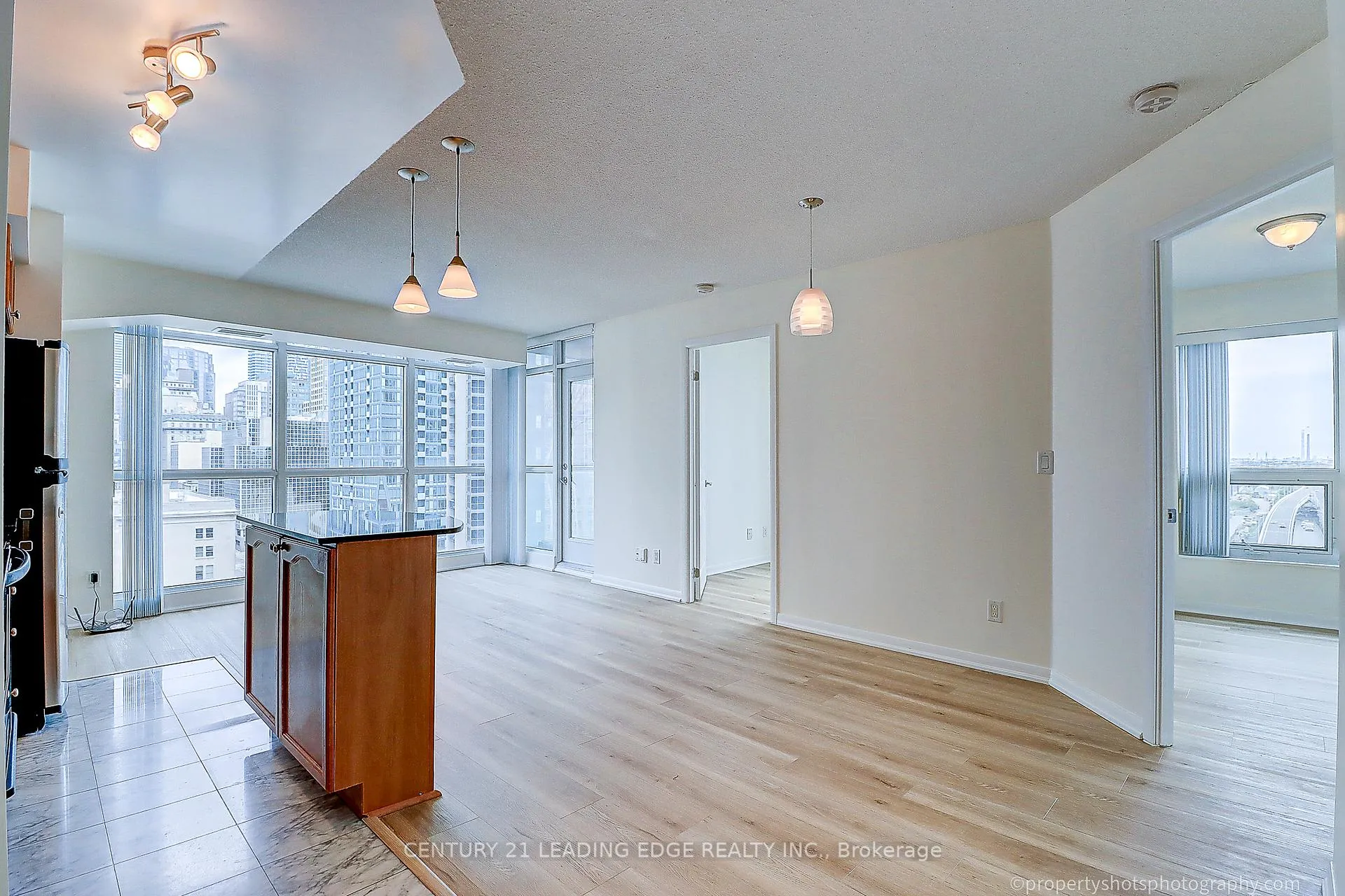 Photo 10 of Unit 1305, 18 Yonge Street, Toronto, Waterfront Communities — HOMEH