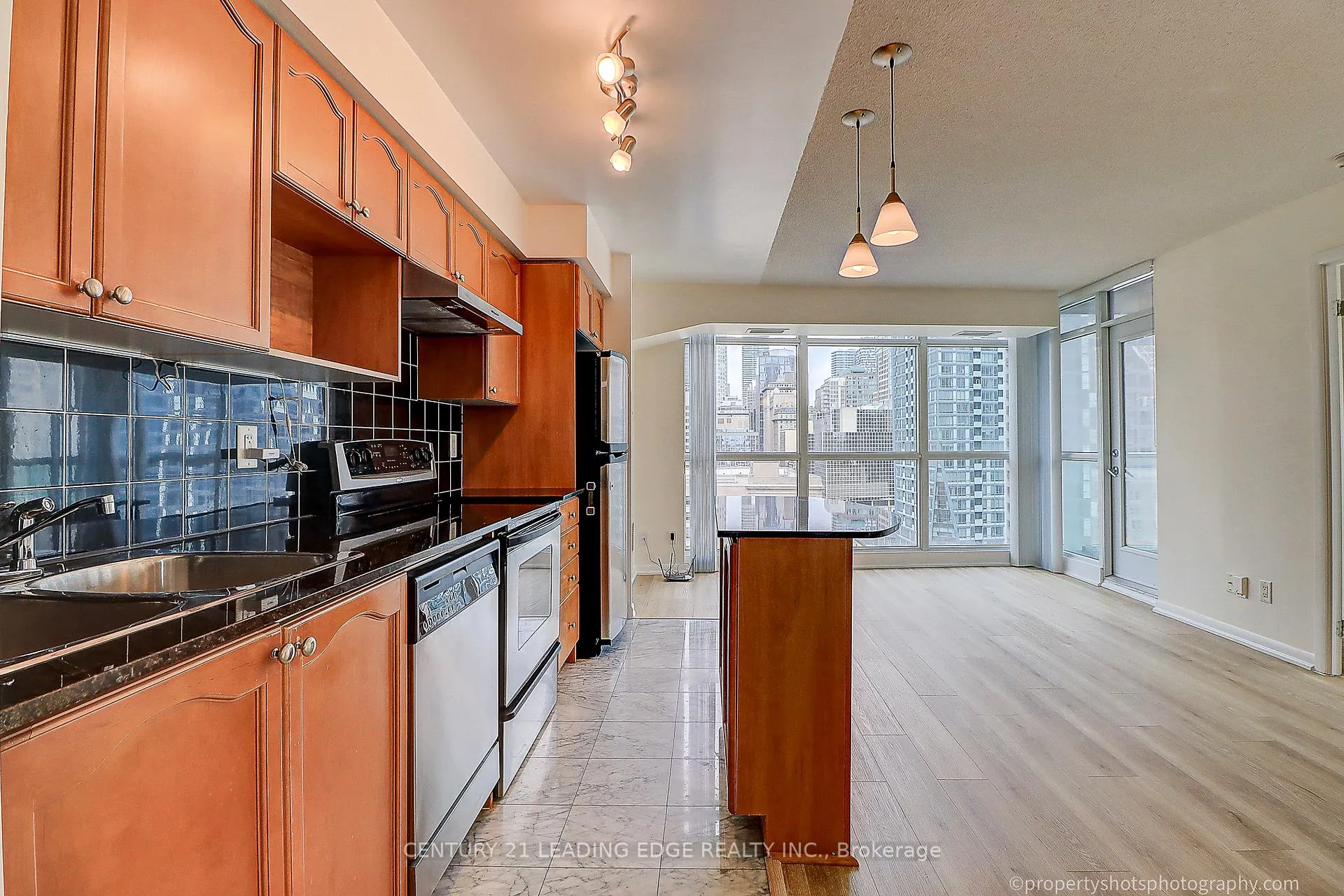Photo 11 of Unit 1305, 18 Yonge Street, Toronto, Waterfront Communities — HOMEH