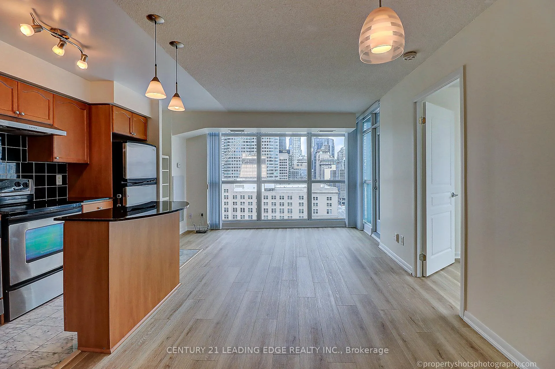 Photo 12 of Unit 1305, 18 Yonge Street, Toronto, Waterfront Communities — HOMEH