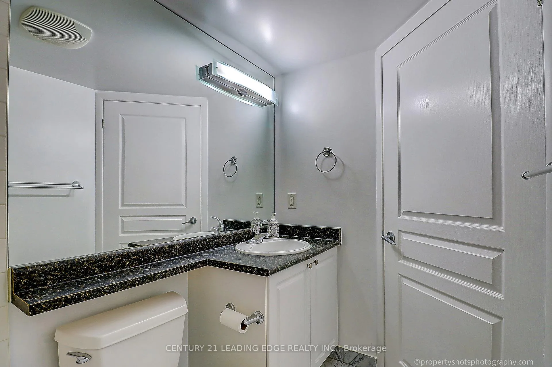 Photo 18 of Unit 1305, 18 Yonge Street, Toronto, Waterfront Communities — HOMEH