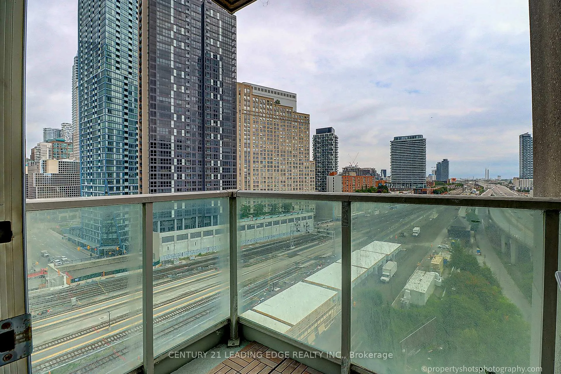 Photo 21 of Unit 1305, 18 Yonge Street, Toronto, Waterfront Communities — HOMEH