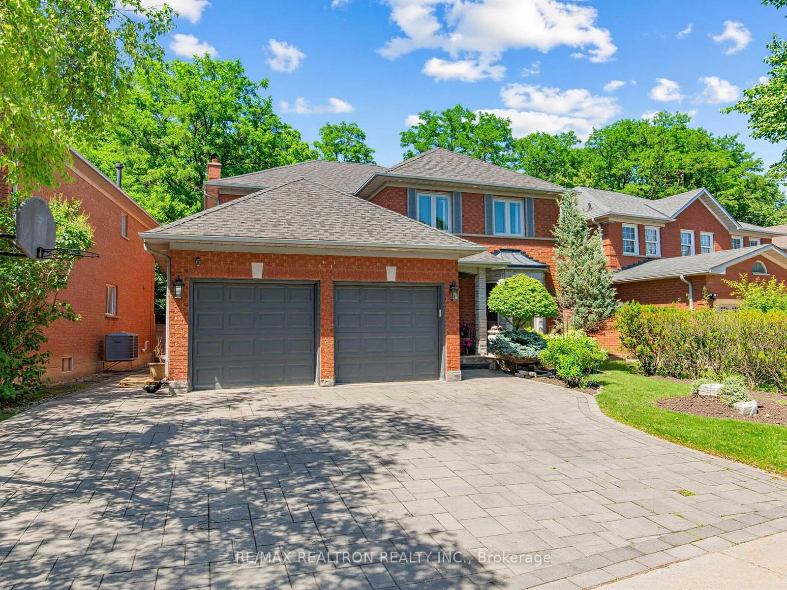 Photo 2 of 210 Westmount Boulevard, Vaughan, Beverley Glen — HOMEH