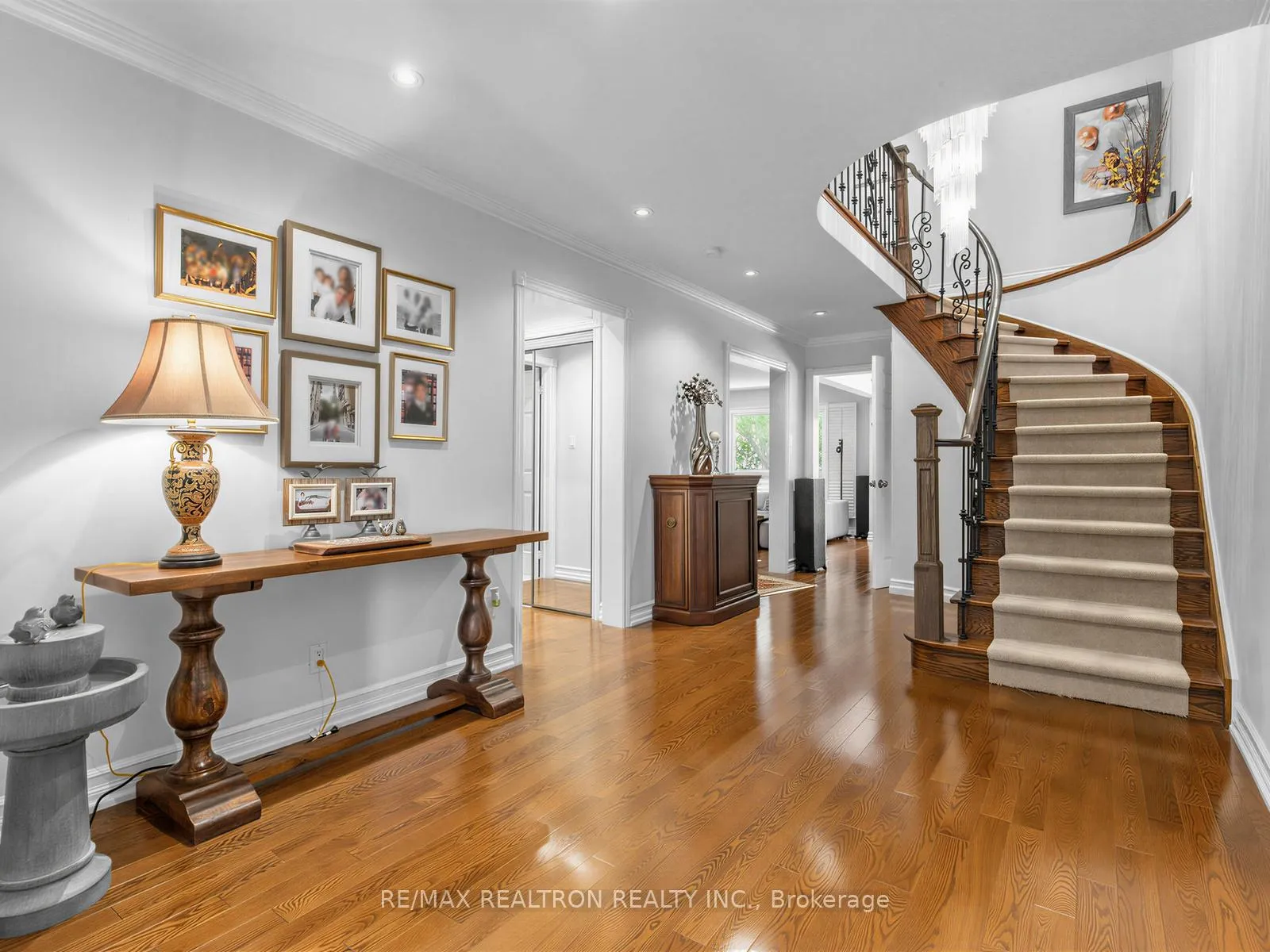 Photo 3 of 210 Westmount Boulevard, Vaughan, Beverley Glen — HOMEH