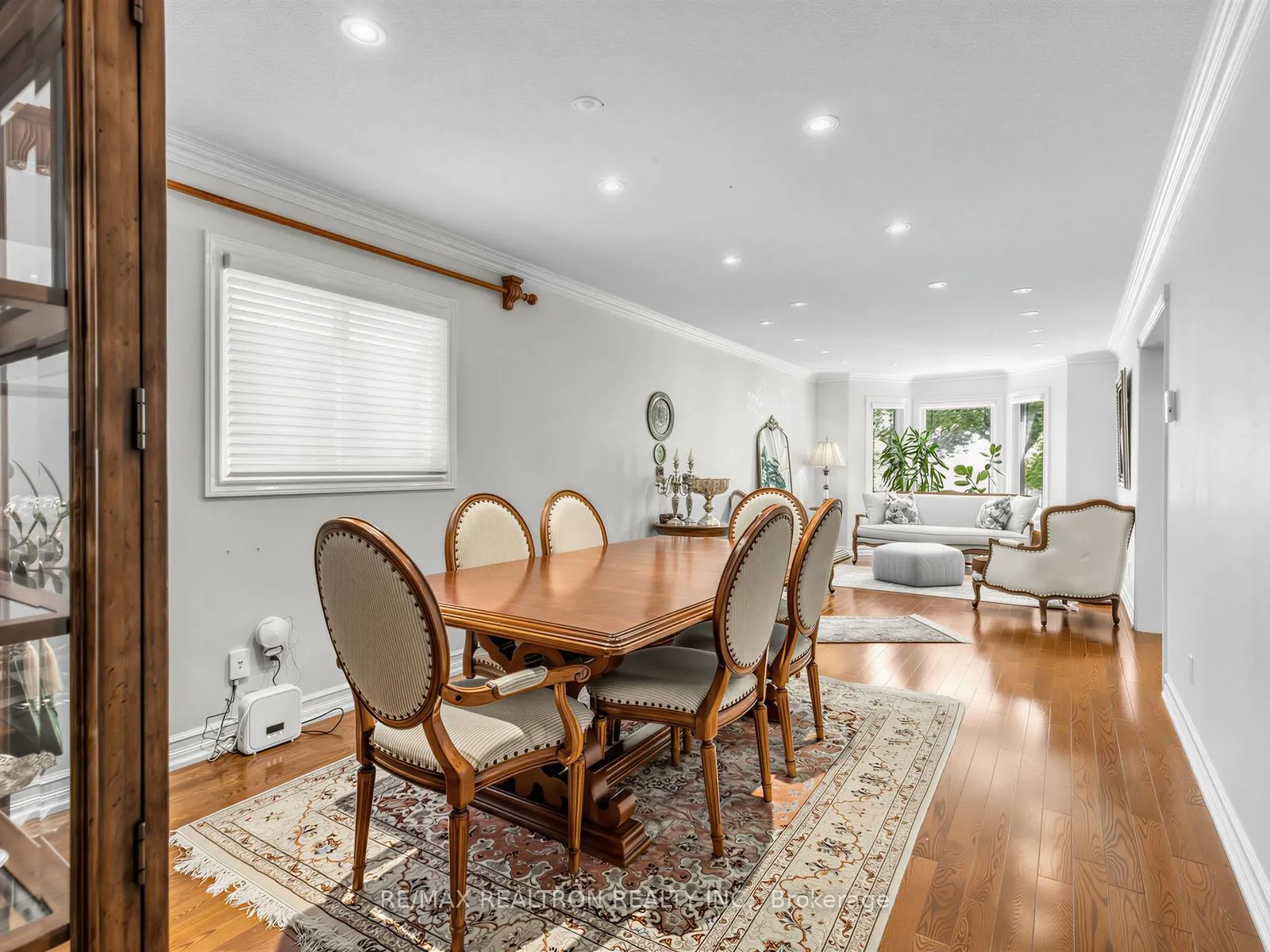 Photo 8 of 210 Westmount Boulevard, Vaughan, Beverley Glen — HOMEH