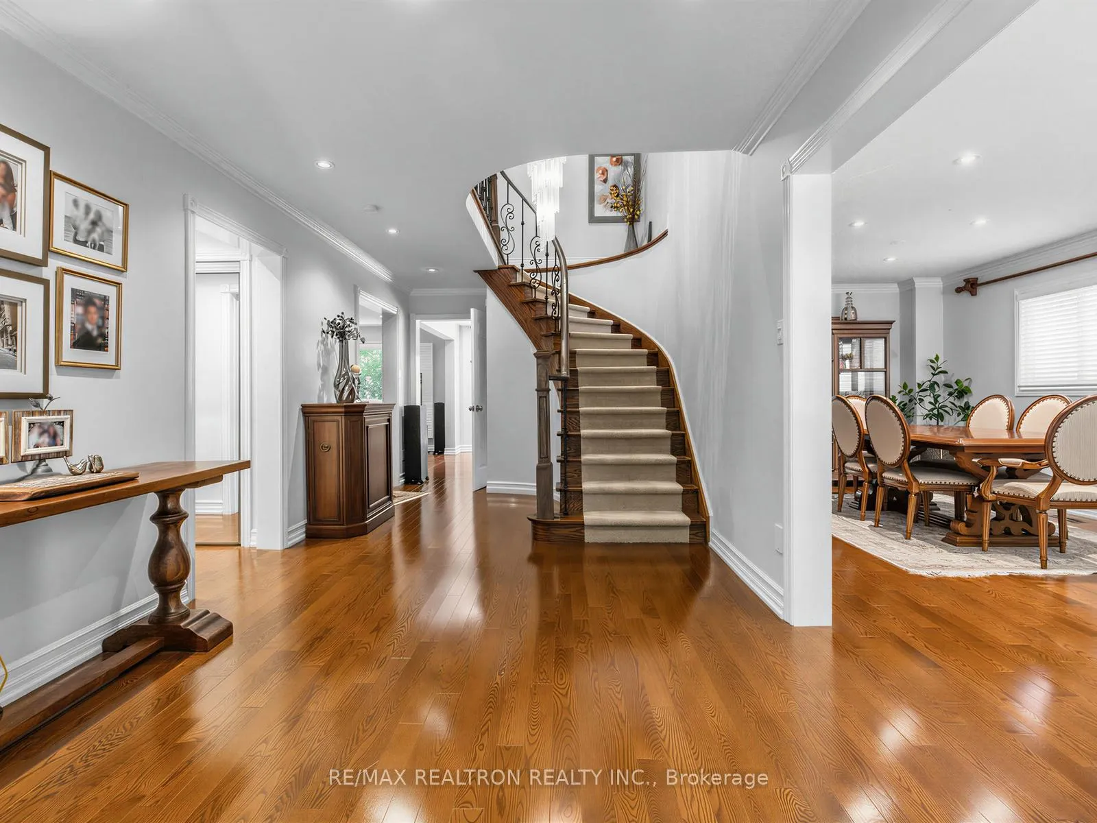 Photo 10 of 210 Westmount Boulevard, Vaughan, Beverley Glen — HOMEH