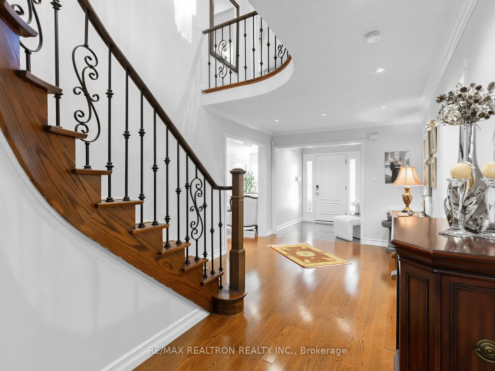 Photo 11 of 210 Westmount Boulevard, Vaughan, Beverley Glen — HOMEH