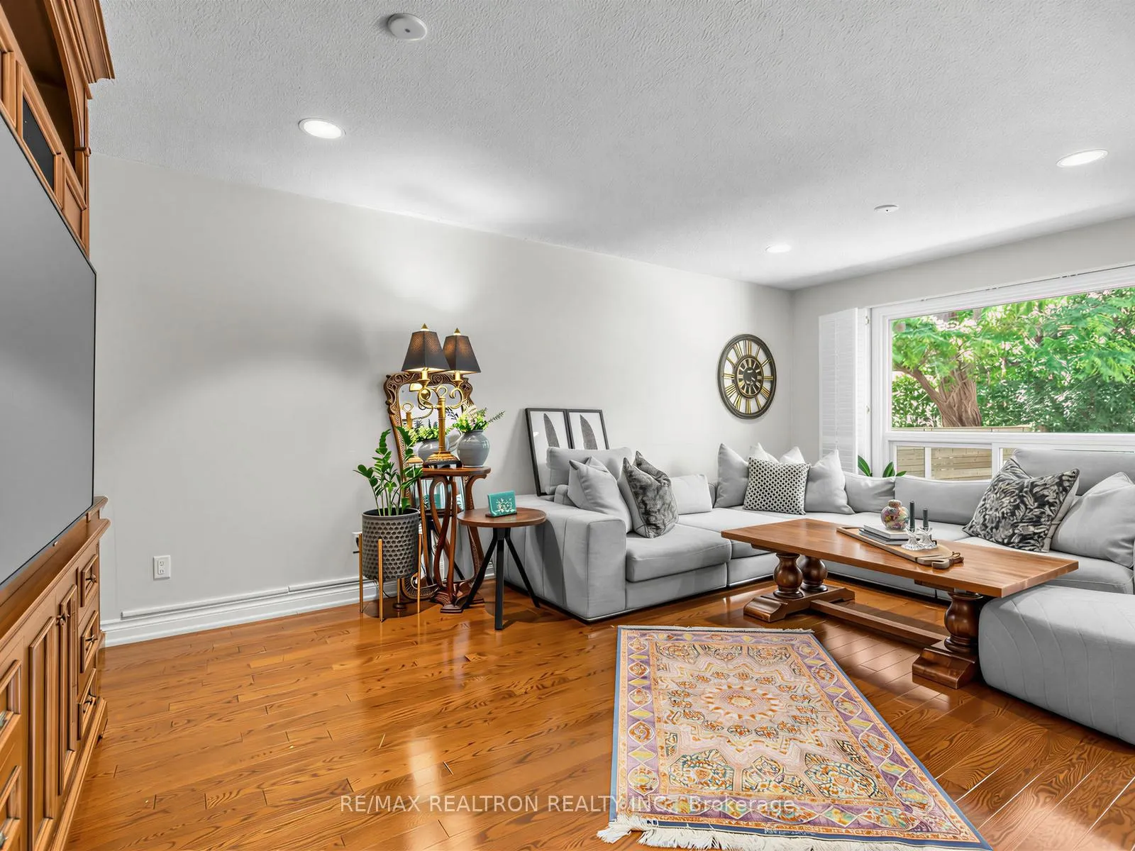 Photo 13 of 210 Westmount Boulevard, Vaughan, Beverley Glen — HOMEH