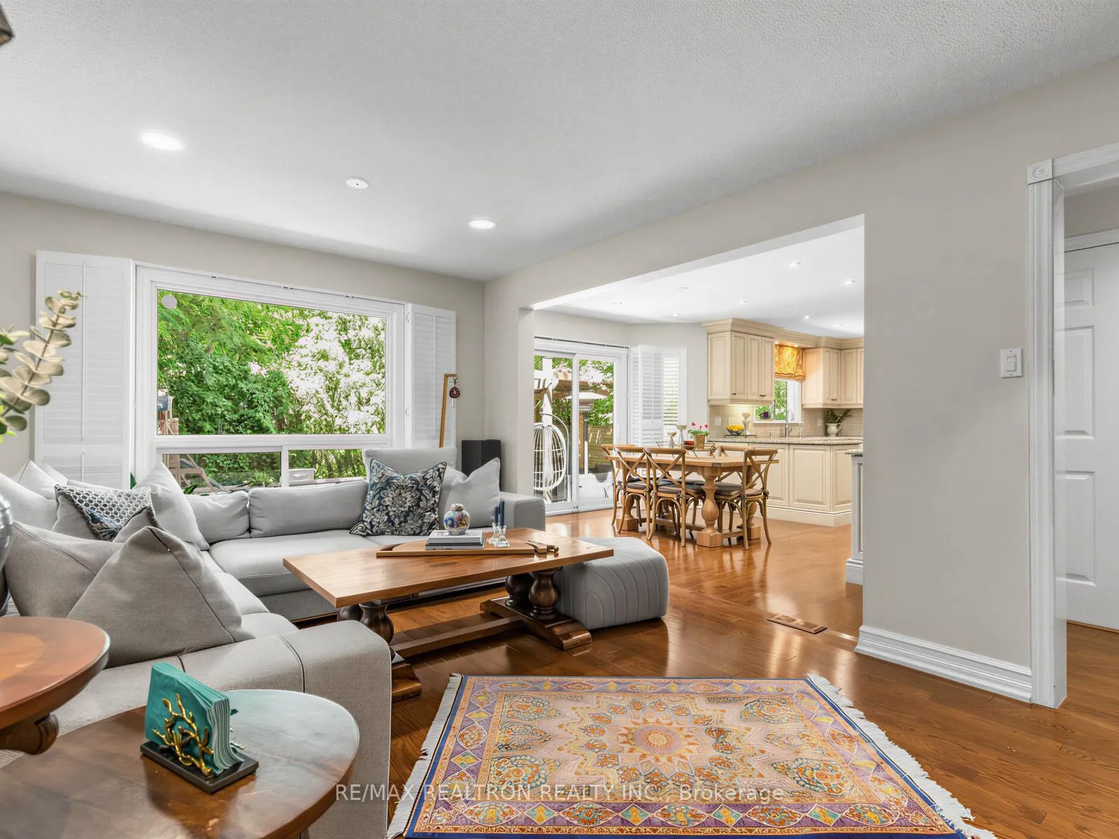 Photo 14 of 210 Westmount Boulevard, Vaughan, Beverley Glen — HOMEH