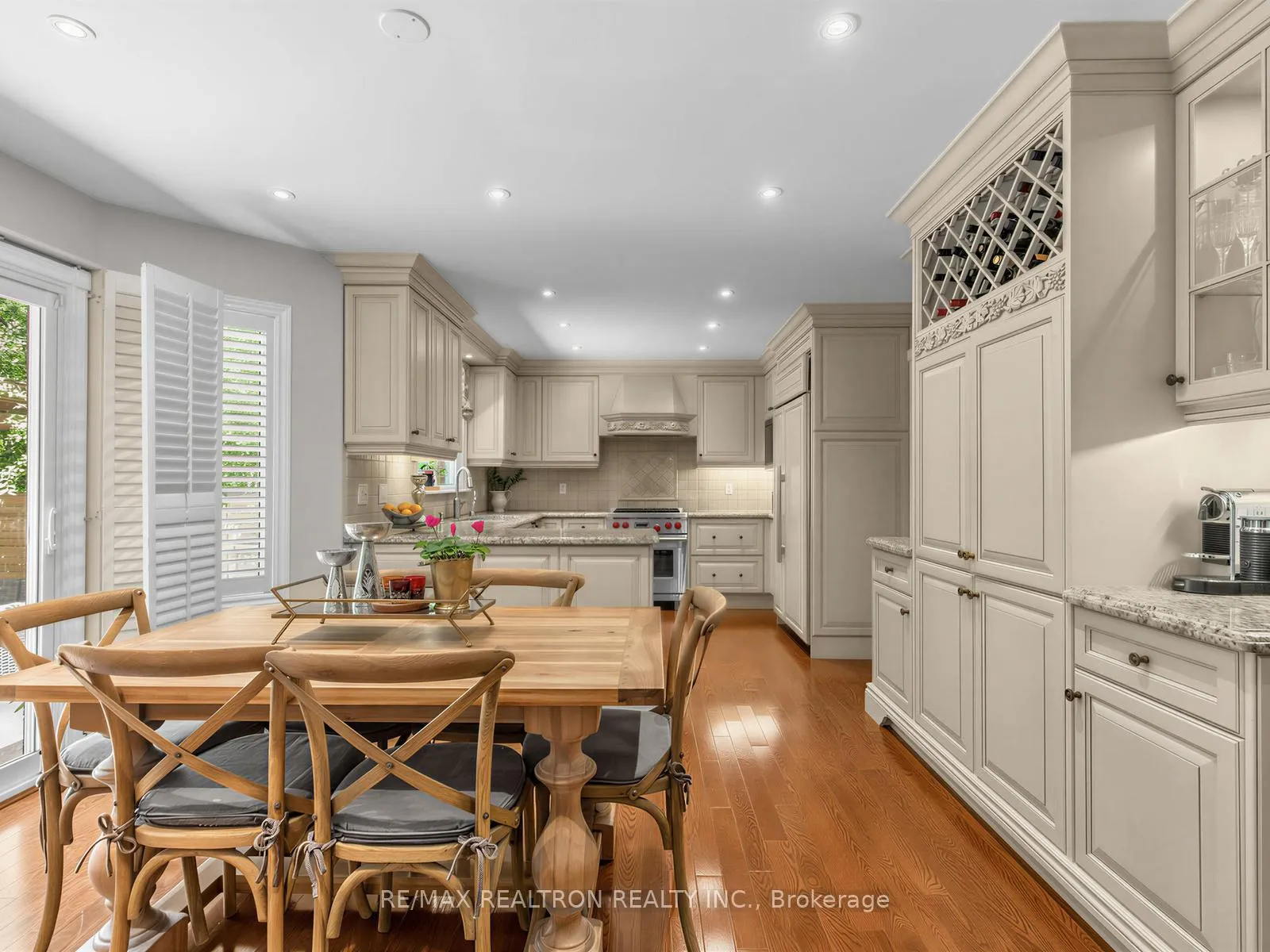 Photo 16 of 210 Westmount Boulevard, Vaughan, Beverley Glen — HOMEH
