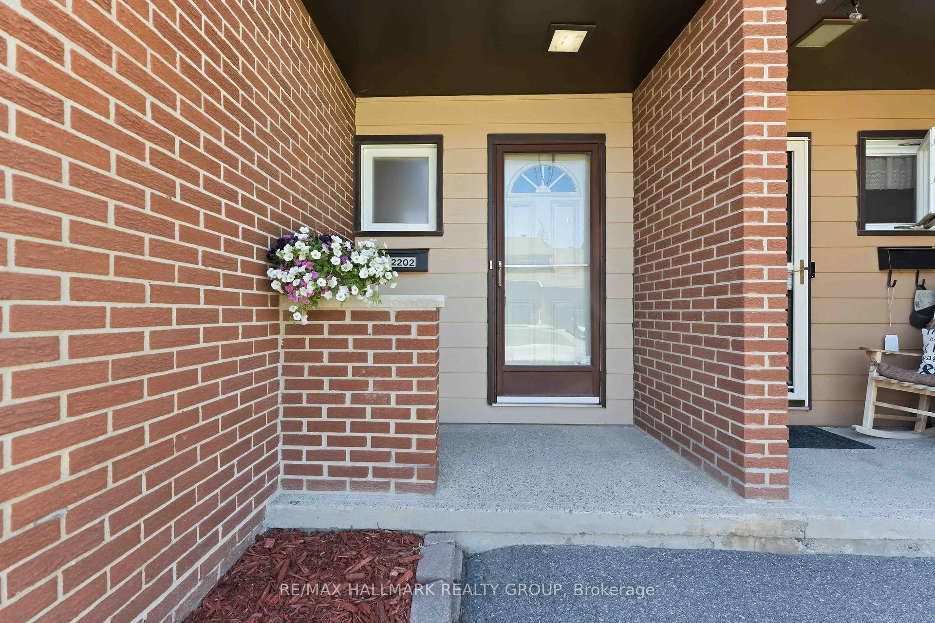 Photo 2 of Unit 48, 2202 Orient Park Drive, Ottawa, Blackburn Hamlet (South) — HOMEH