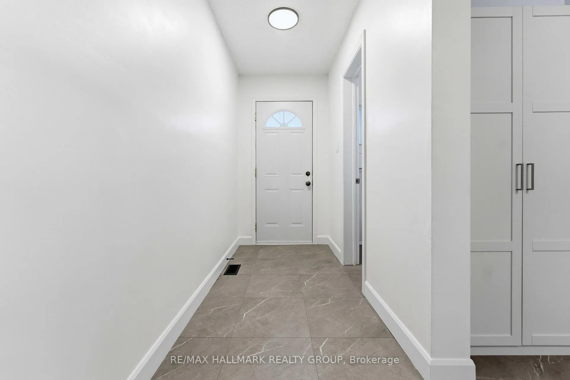 Photo 3 of Unit 48, 2202 Orient Park Drive, Ottawa, Blackburn Hamlet (South) — HOMEH