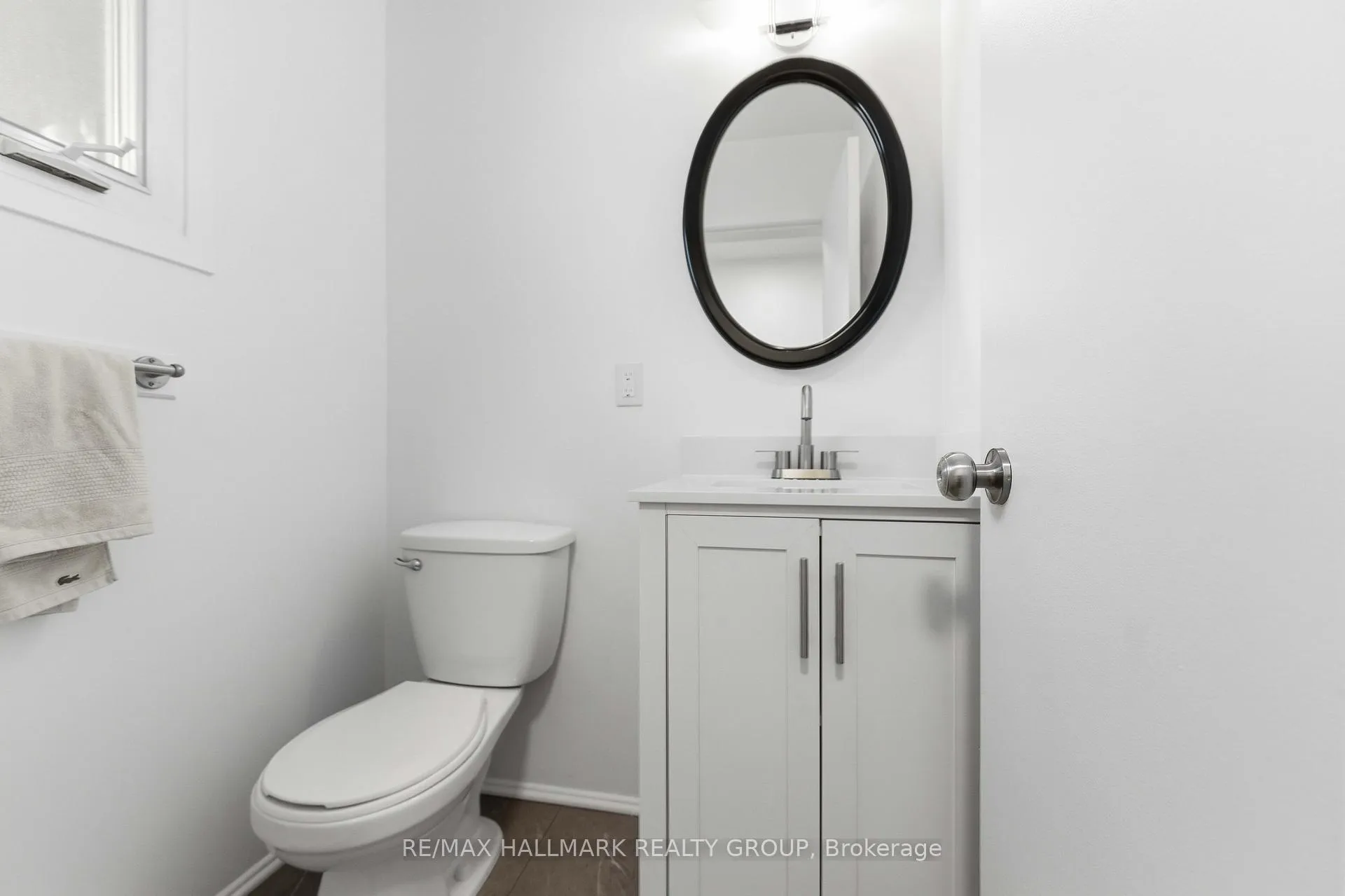 Photo 4 of Unit 48, 2202 Orient Park Drive, Ottawa, Blackburn Hamlet (South) — HOMEH