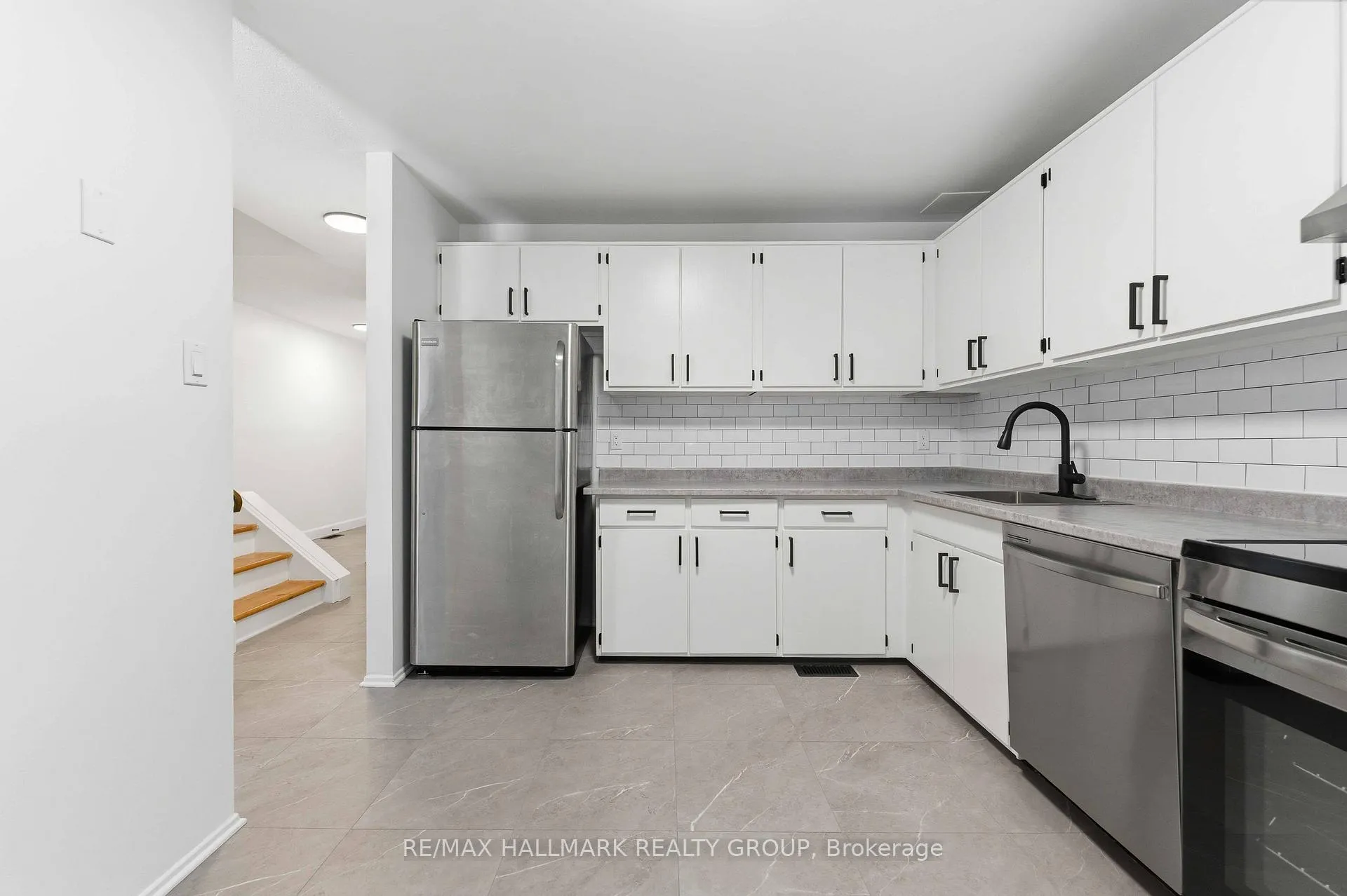 Photo 7 of Unit 48, 2202 Orient Park Drive, Ottawa, Blackburn Hamlet (South) — HOMEH