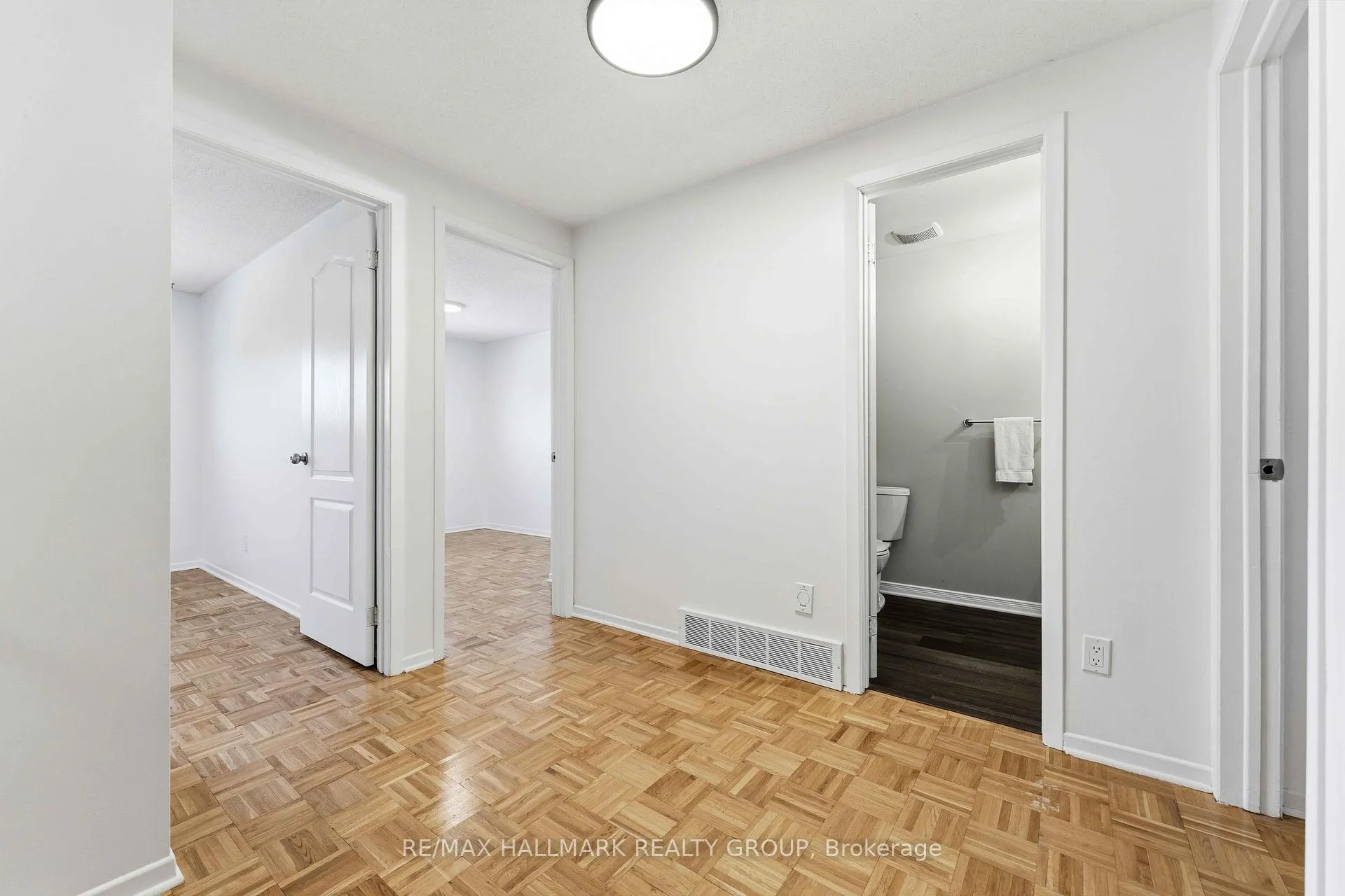 Photo 16 of Unit 48, 2202 Orient Park Drive, Ottawa, Blackburn Hamlet (South) — HOMEH