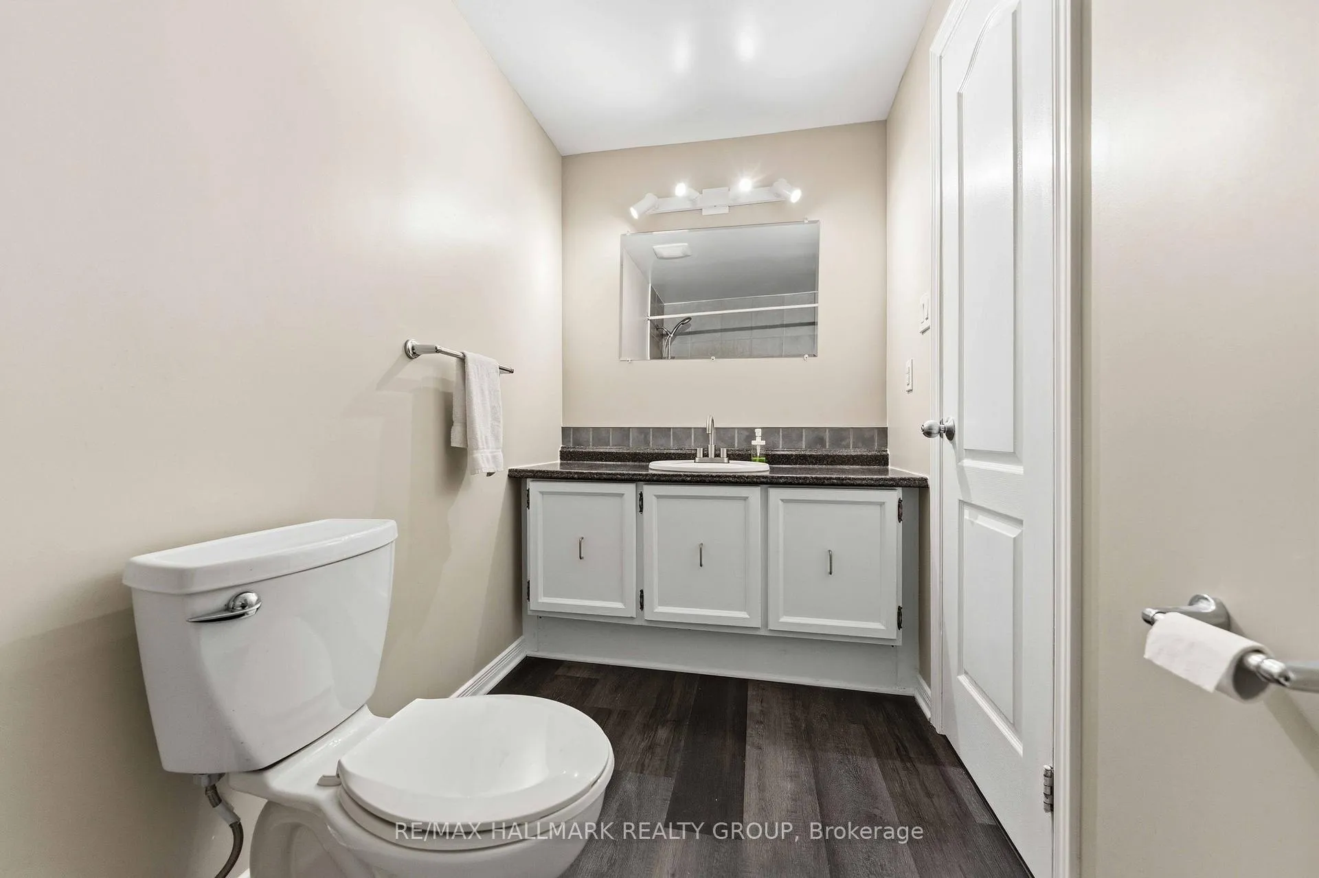 Photo 17 of Unit 48, 2202 Orient Park Drive, Ottawa, Blackburn Hamlet (South) — HOMEH