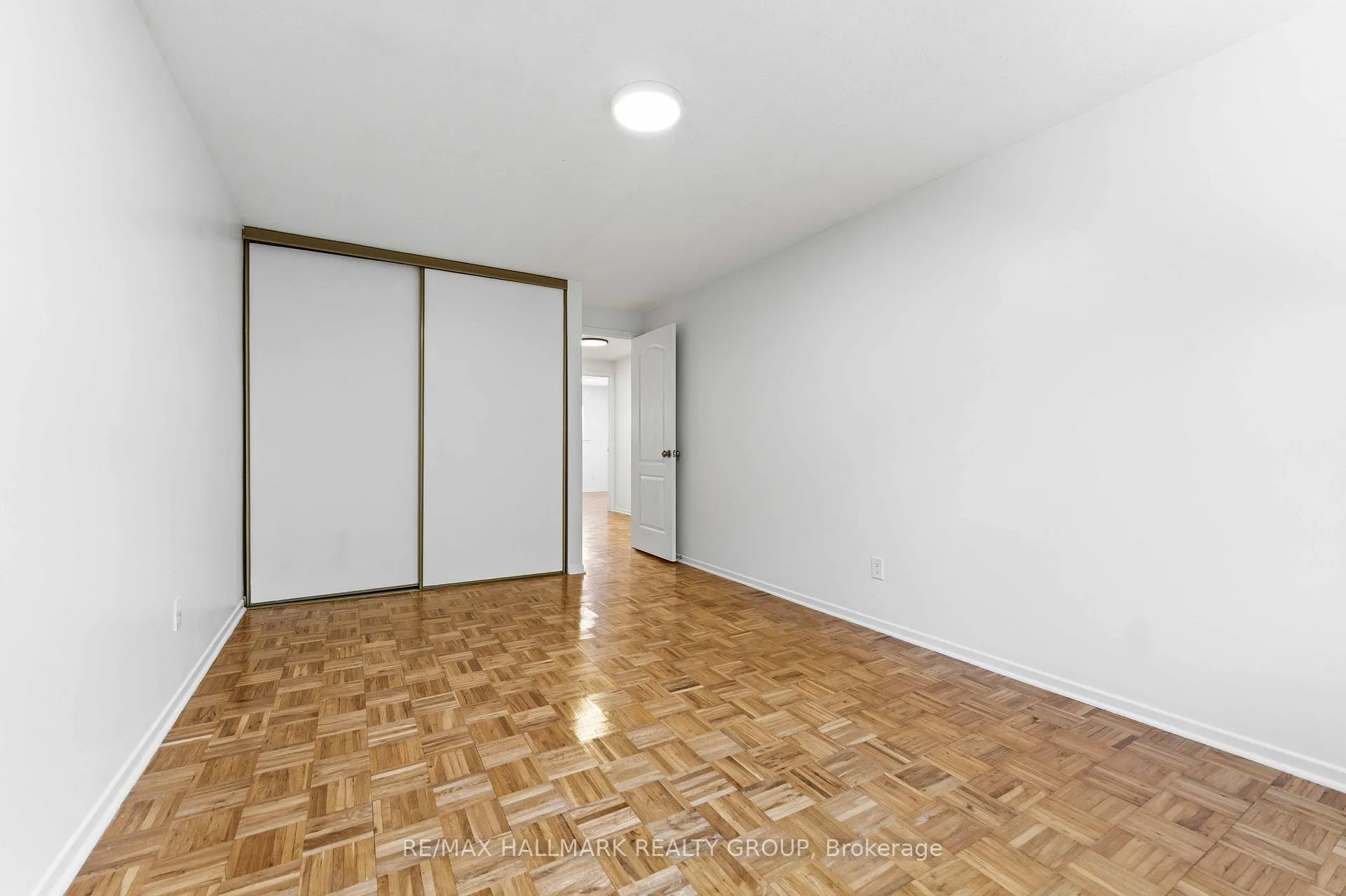 Photo 20 of Unit 48, 2202 Orient Park Drive, Ottawa, Blackburn Hamlet (South) — HOMEH
