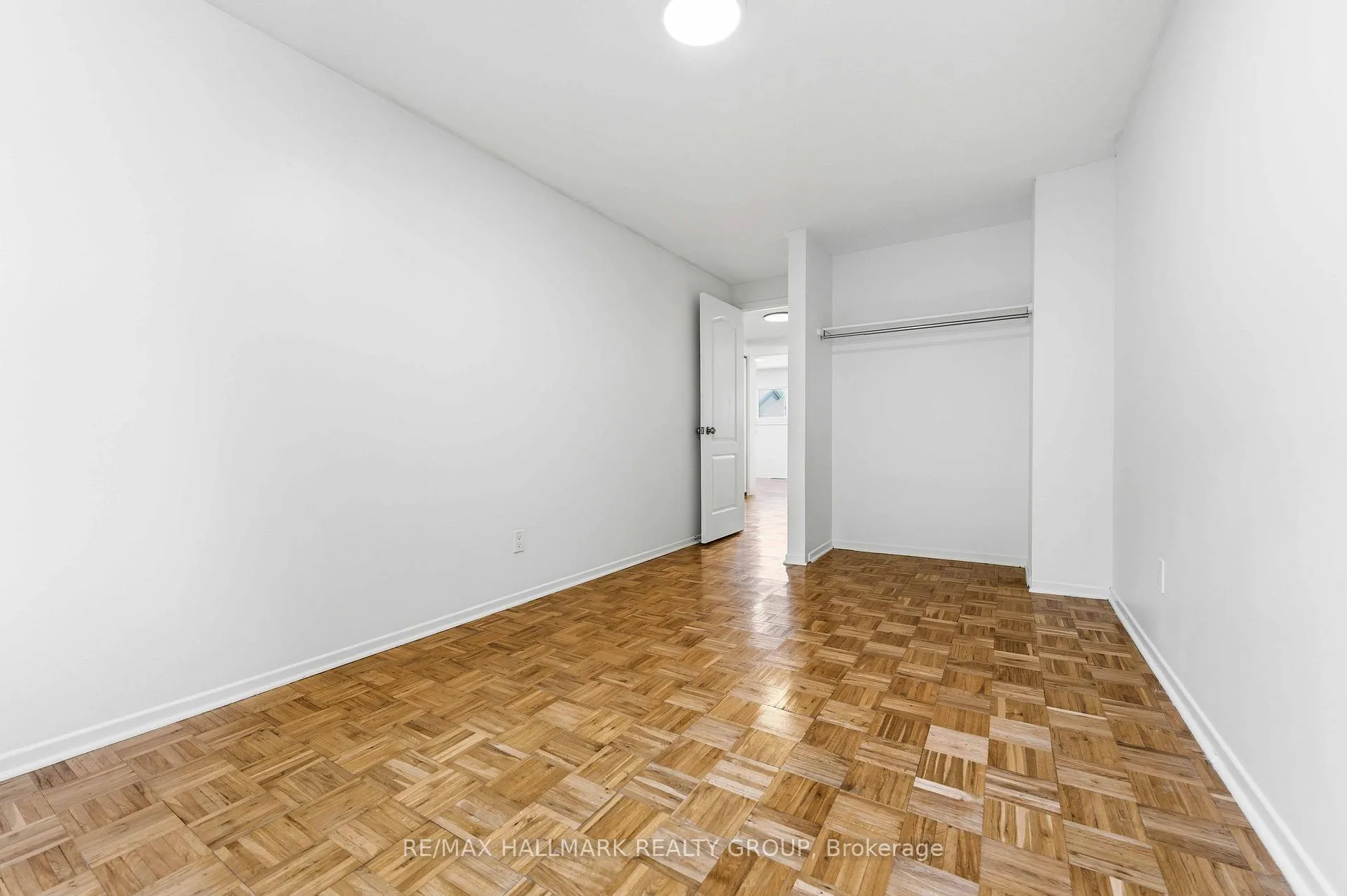 Photo 23 of Unit 48, 2202 Orient Park Drive, Ottawa, Blackburn Hamlet (South) — HOMEH