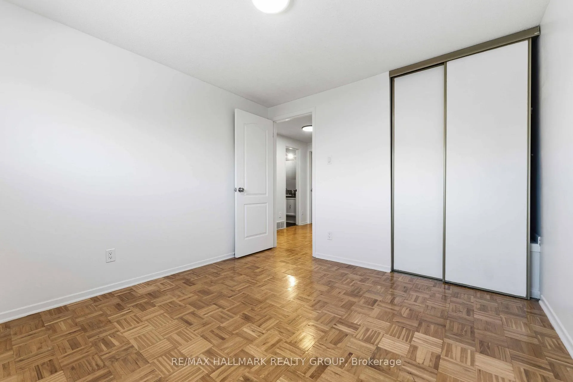 Photo 24 of Unit 48, 2202 Orient Park Drive, Ottawa, Blackburn Hamlet (South) — HOMEH