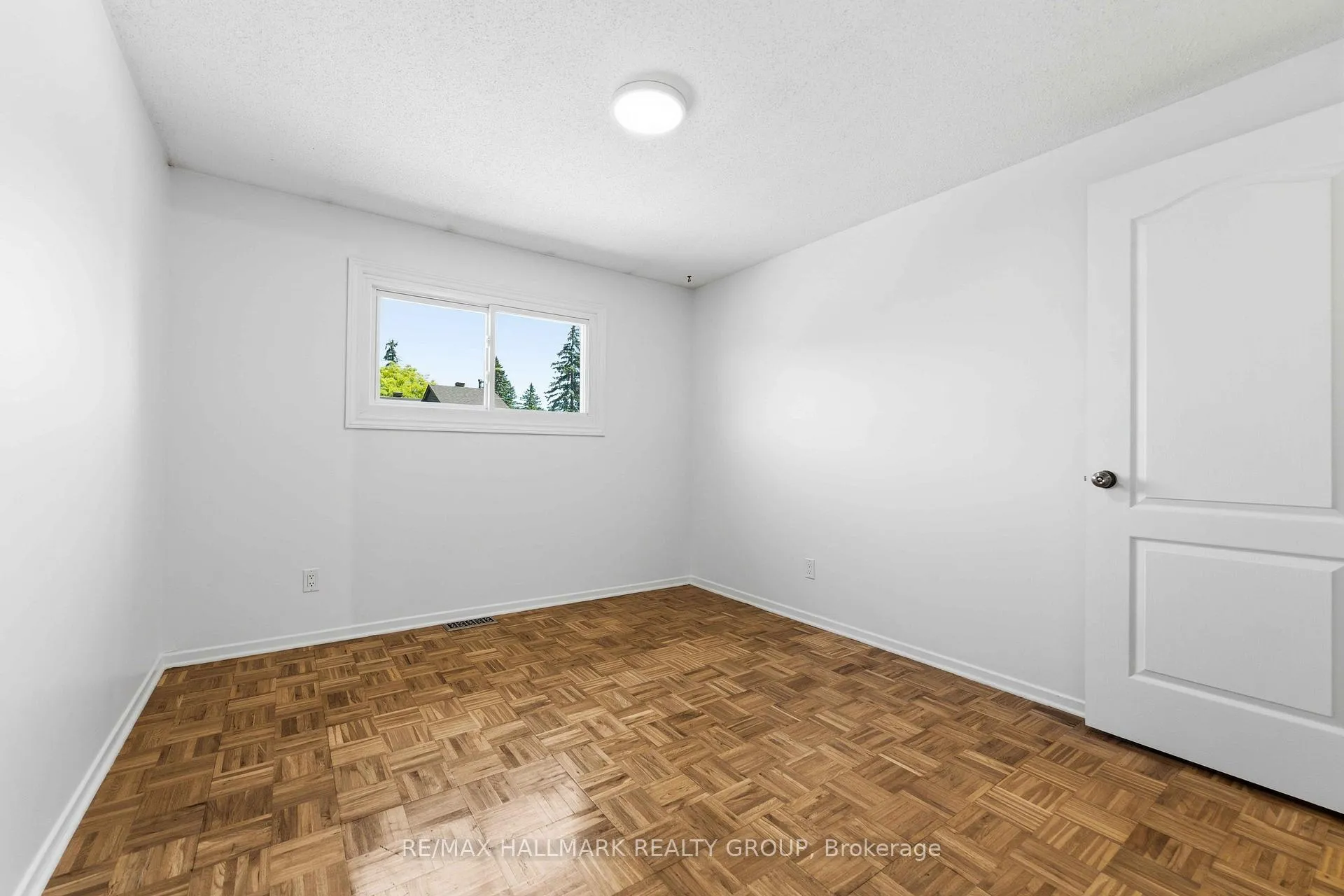 Photo 25 of Unit 48, 2202 Orient Park Drive, Ottawa, Blackburn Hamlet (South) — HOMEH
