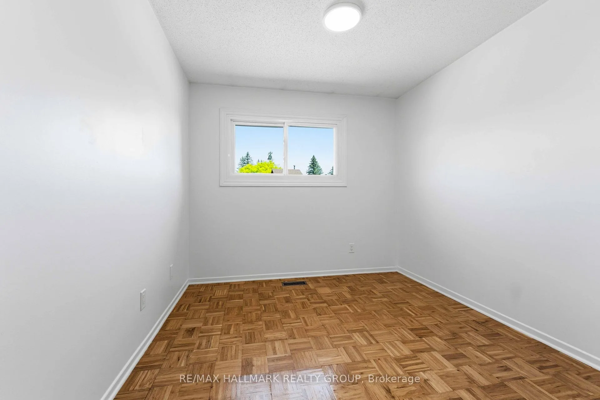Photo 26 of Unit 48, 2202 Orient Park Drive, Ottawa, Blackburn Hamlet (South) — HOMEH