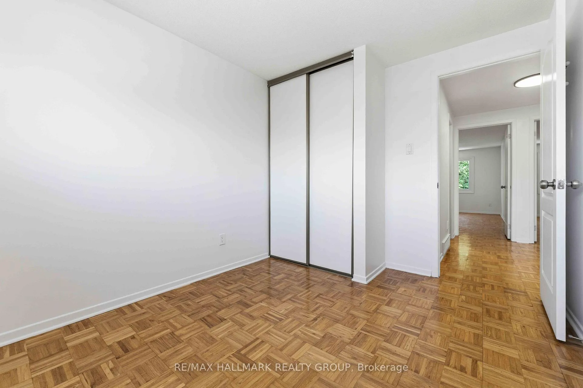Photo 27 of Unit 48, 2202 Orient Park Drive, Ottawa, Blackburn Hamlet (South) — HOMEH