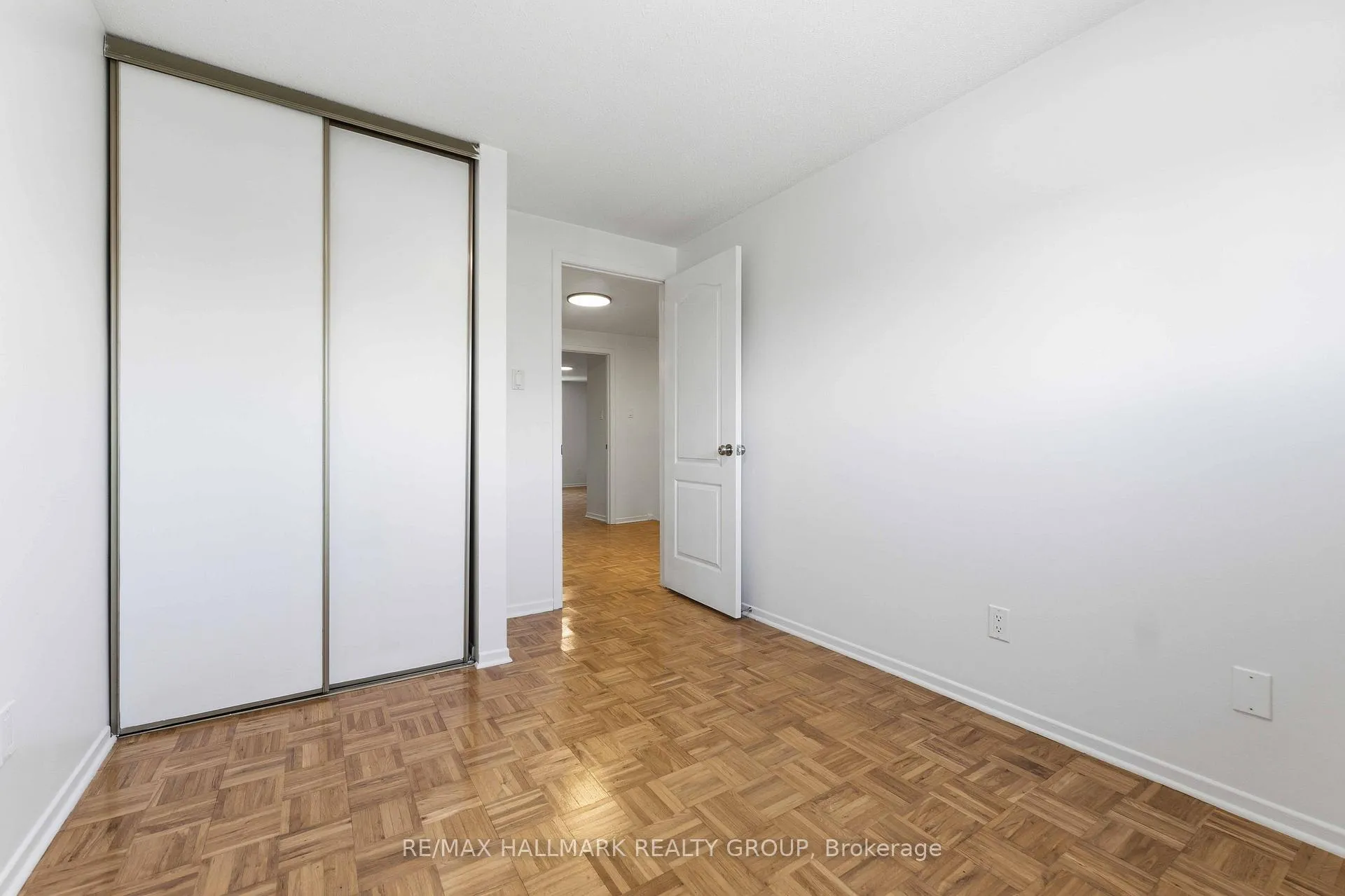 Photo 28 of Unit 48, 2202 Orient Park Drive, Ottawa, Blackburn Hamlet (South) — HOMEH