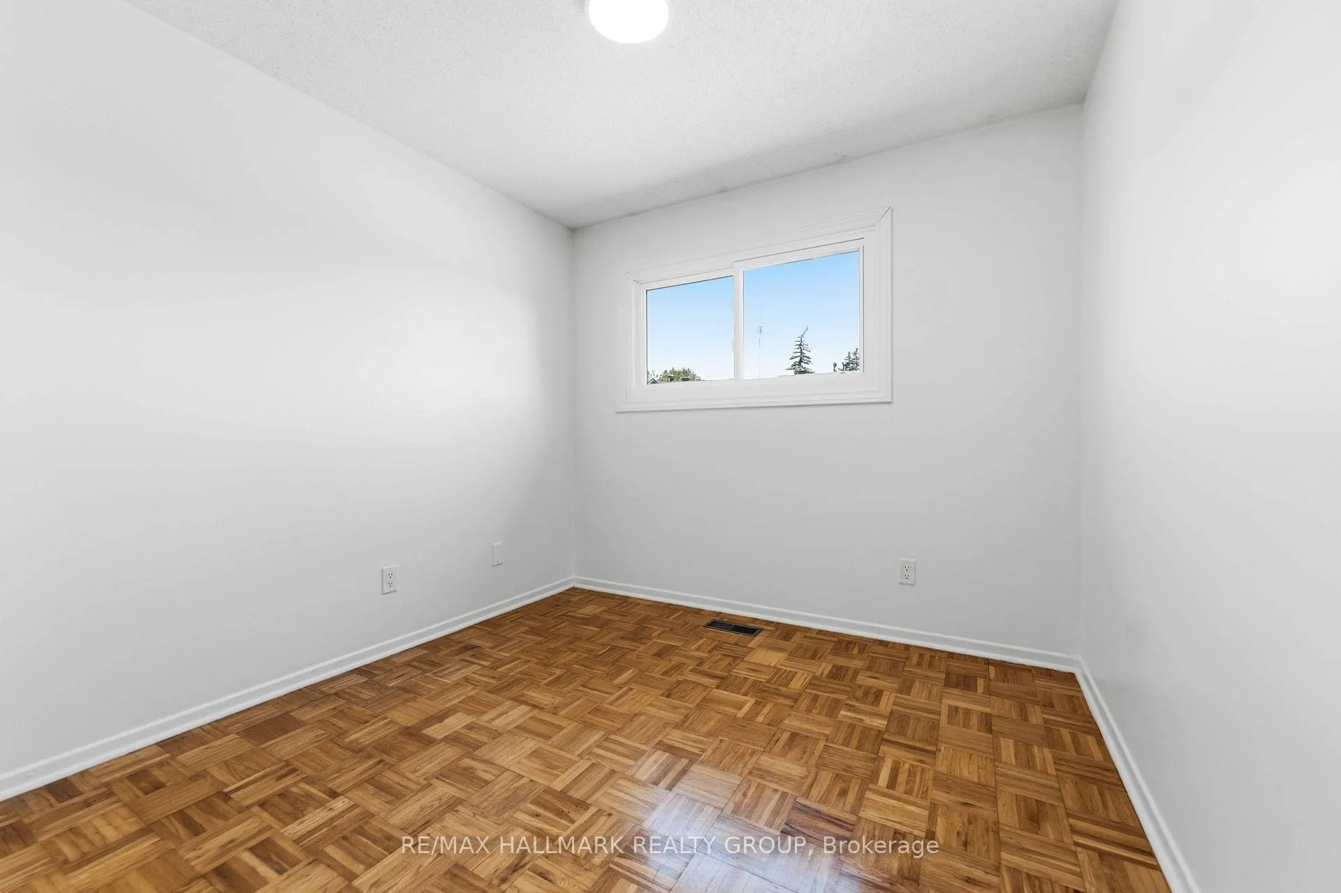 Photo 29 of Unit 48, 2202 Orient Park Drive, Ottawa, Blackburn Hamlet (South) — HOMEH
