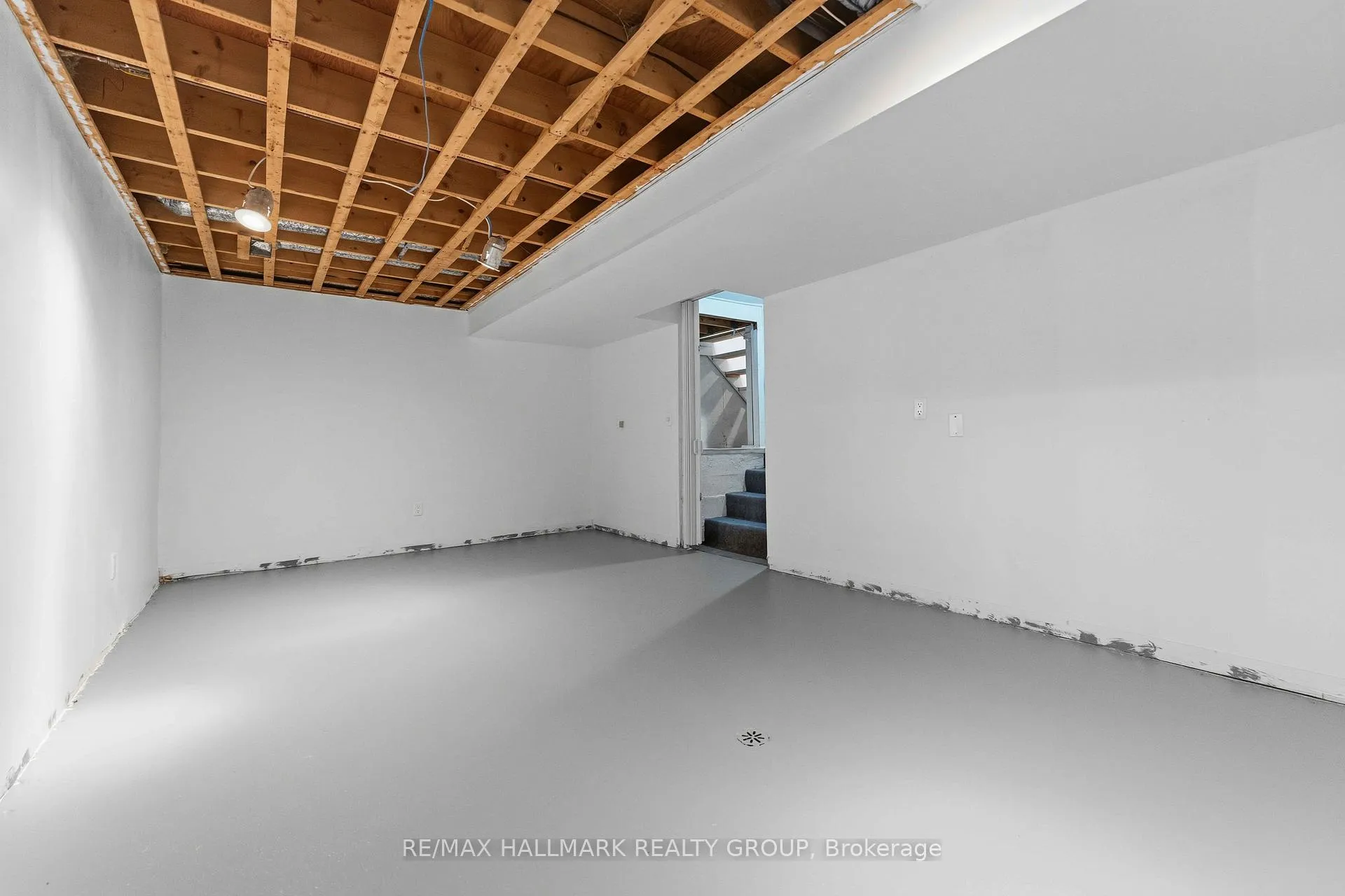 Photo 35 of Unit 48, 2202 Orient Park Drive, Ottawa, Blackburn Hamlet (South) — HOMEH