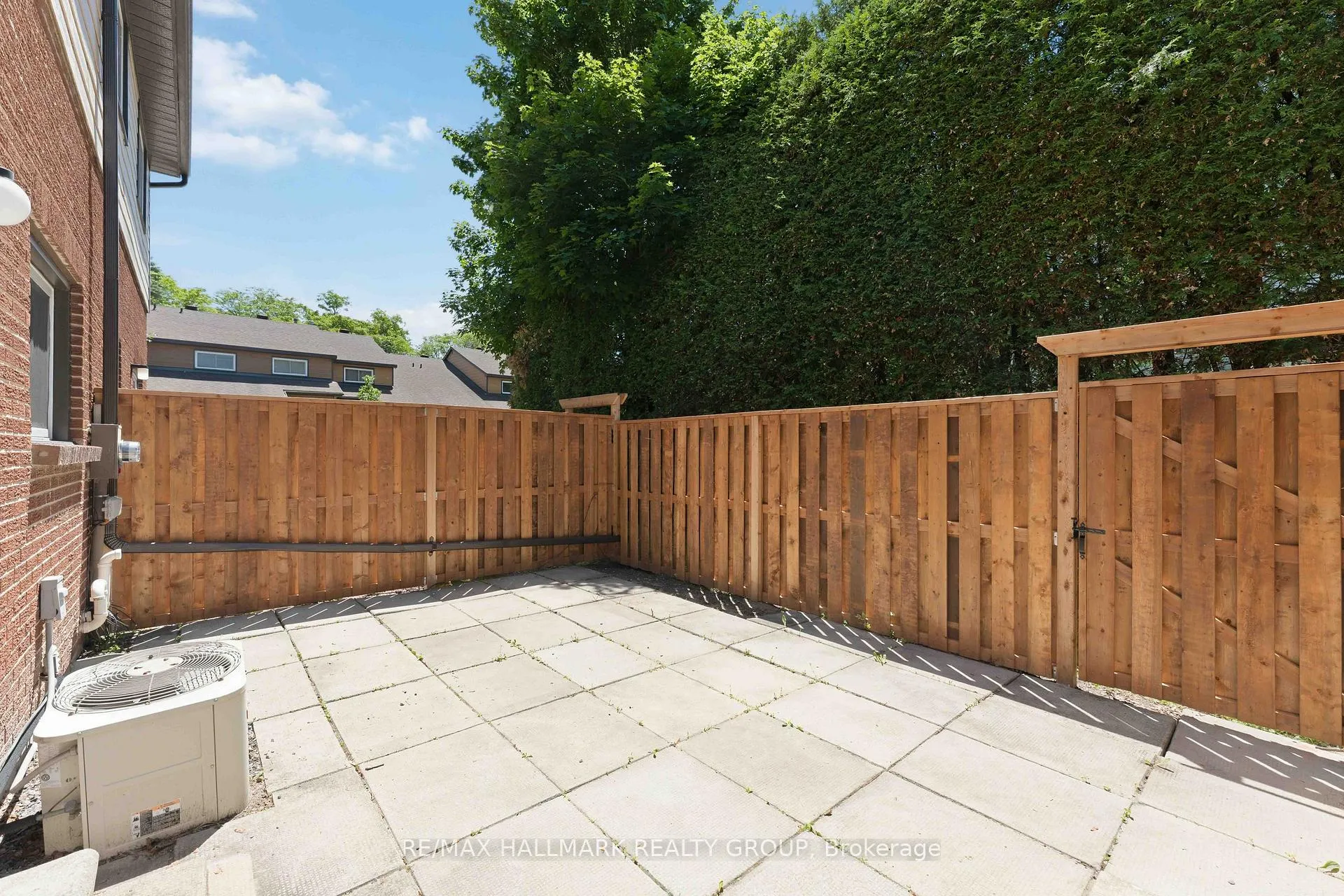 Photo 36 of Unit 48, 2202 Orient Park Drive, Ottawa, Blackburn Hamlet (South) — HOMEH
