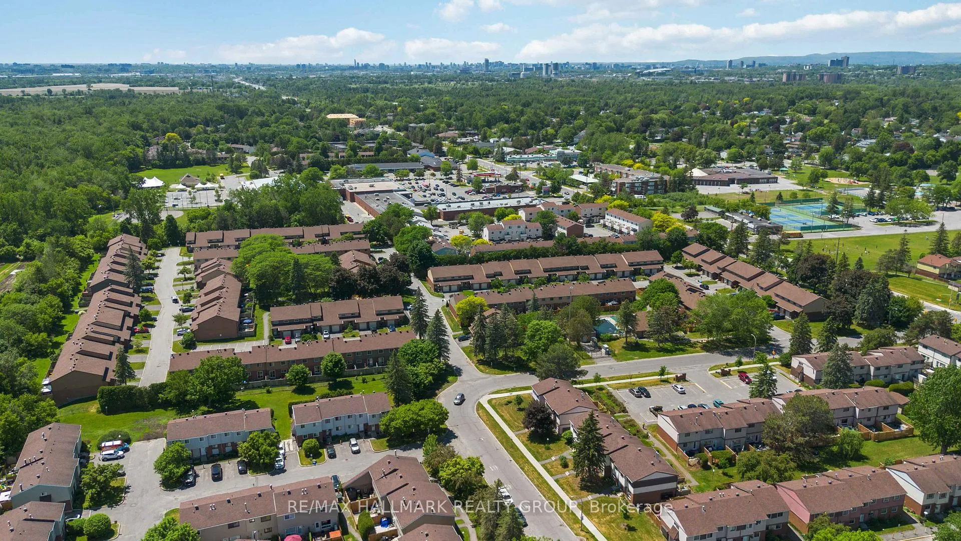 Photo 43 of Unit 48, 2202 Orient Park Drive, Ottawa, Blackburn Hamlet (South) — HOMEH