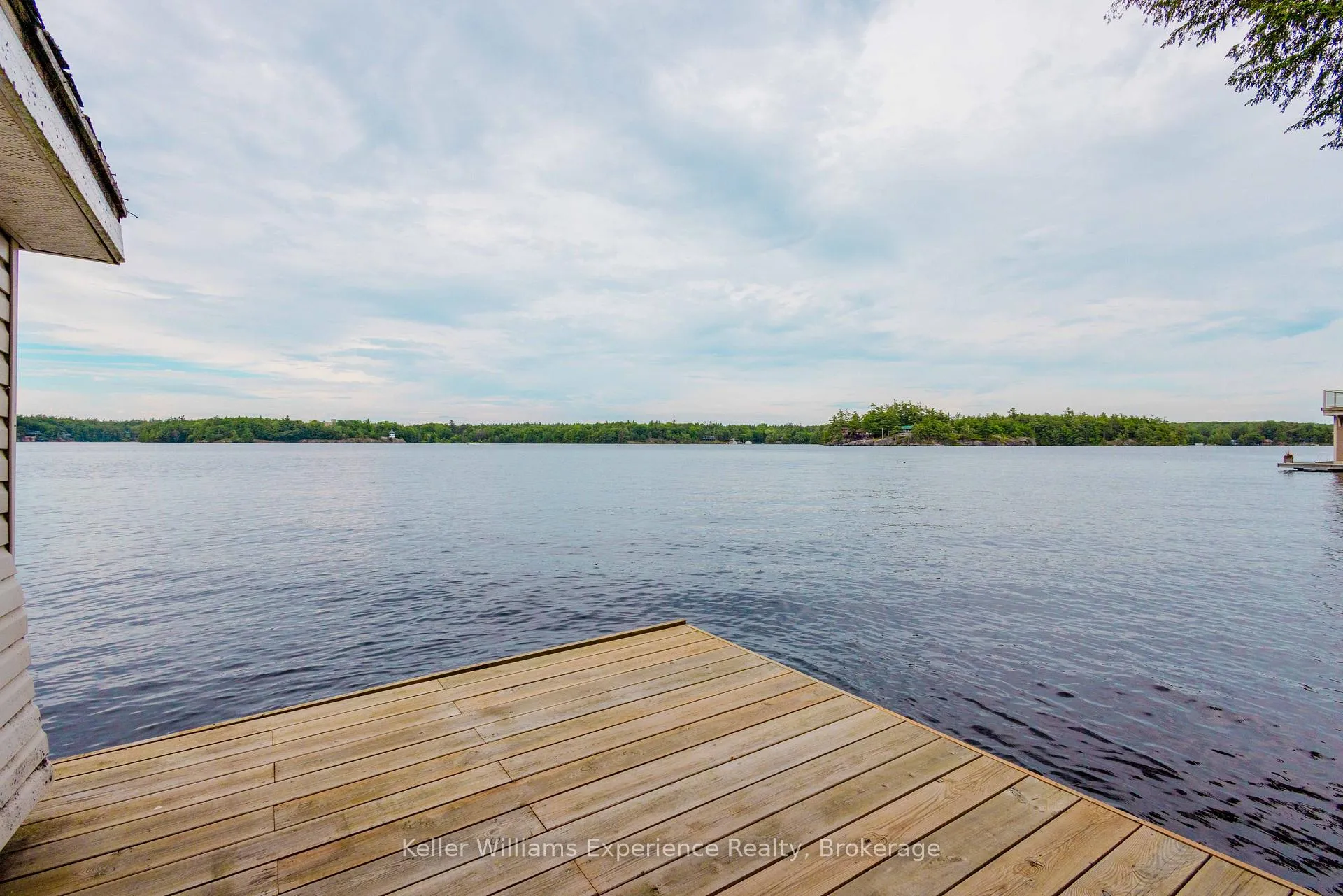 Photo 5 of Unit 2, 1018 Georgina Way, Gravenhurst, Muskoka (S) — HOMEH