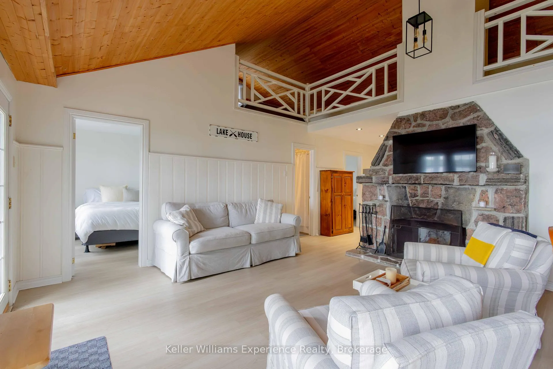 Photo 13 of Unit 2, 1018 Georgina Way, Gravenhurst, Muskoka (S) — HOMEH