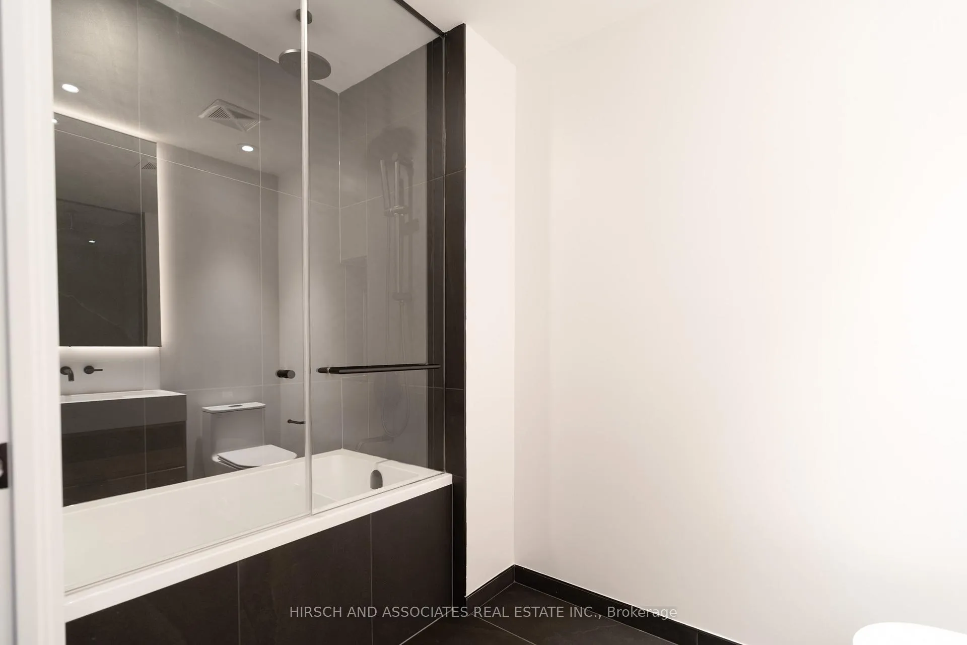 Photo 18 of Unit 5003, 55 Charles Street E, Toronto, Church-Yonge Corridor — HOMEH