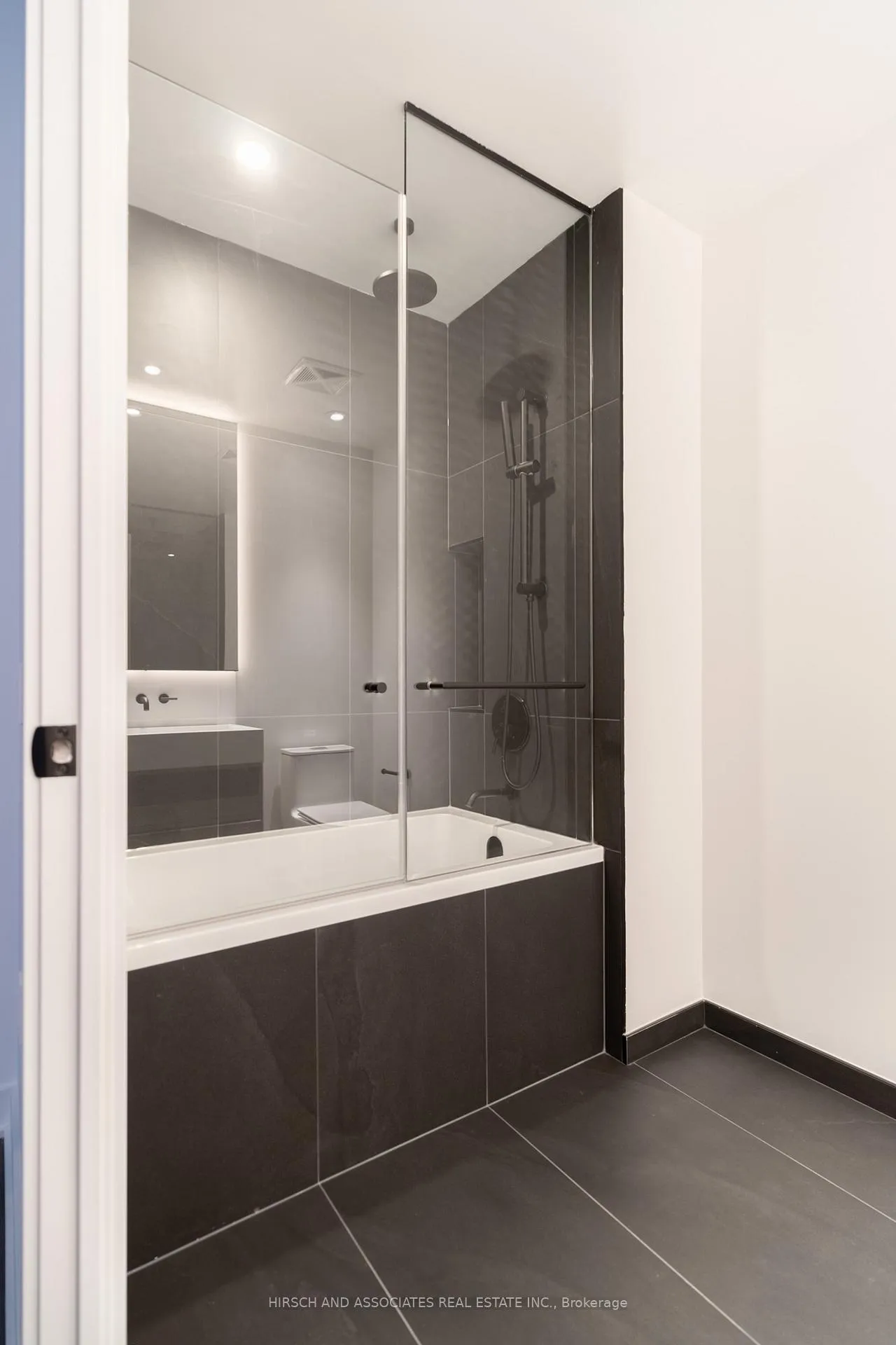 Photo 20 of Unit 5003, 55 Charles Street E, Toronto, Church-Yonge Corridor — HOMEH