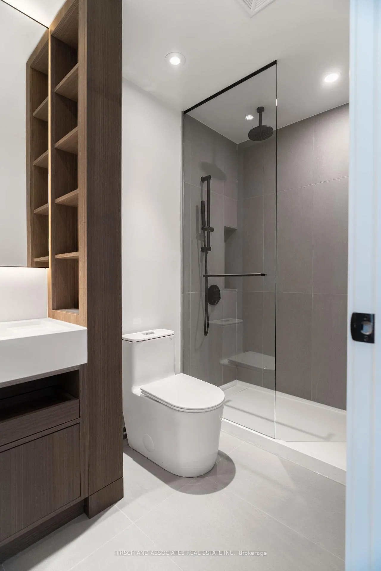 Photo 16 of Unit 5010, 55 Charles Street E, Toronto, Church-Yonge Corridor — HOMEH
