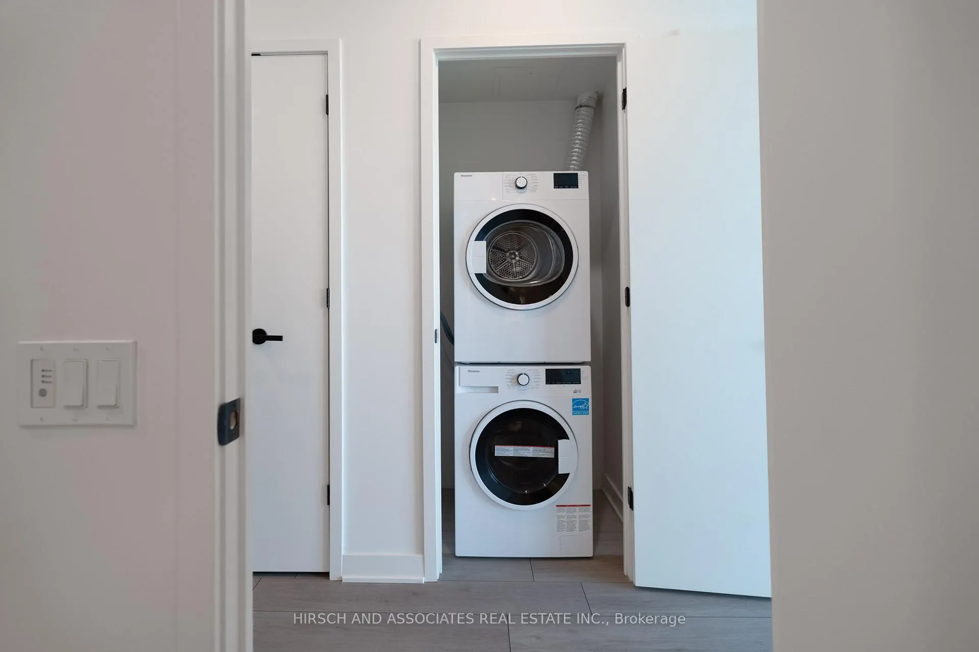 Photo 19 of Unit 5010, 55 Charles Street E, Toronto, Church-Yonge Corridor — HOMEH