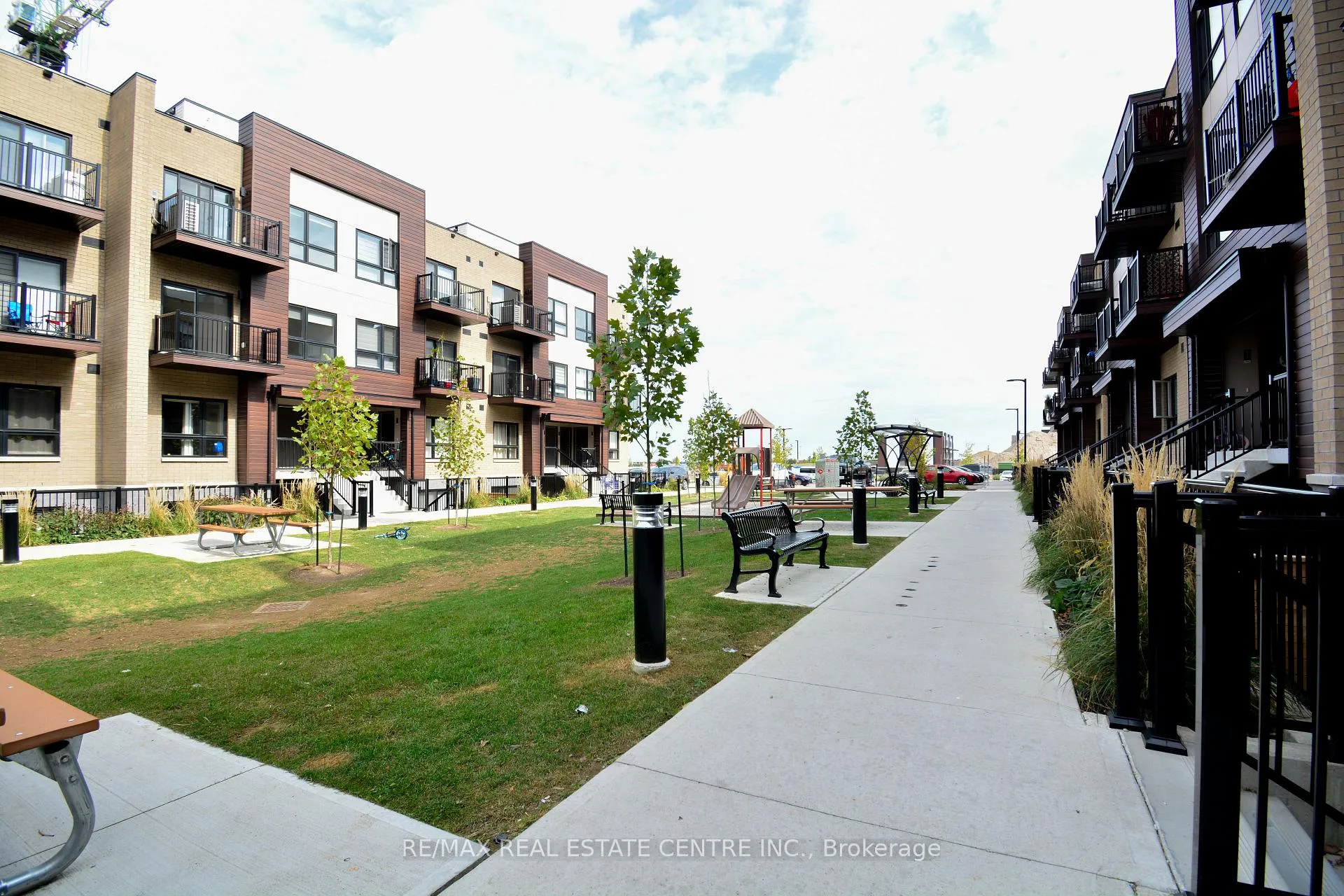 Photo 1 of Unit D1, 10 Palace Street, Kitchener — HOMEH
